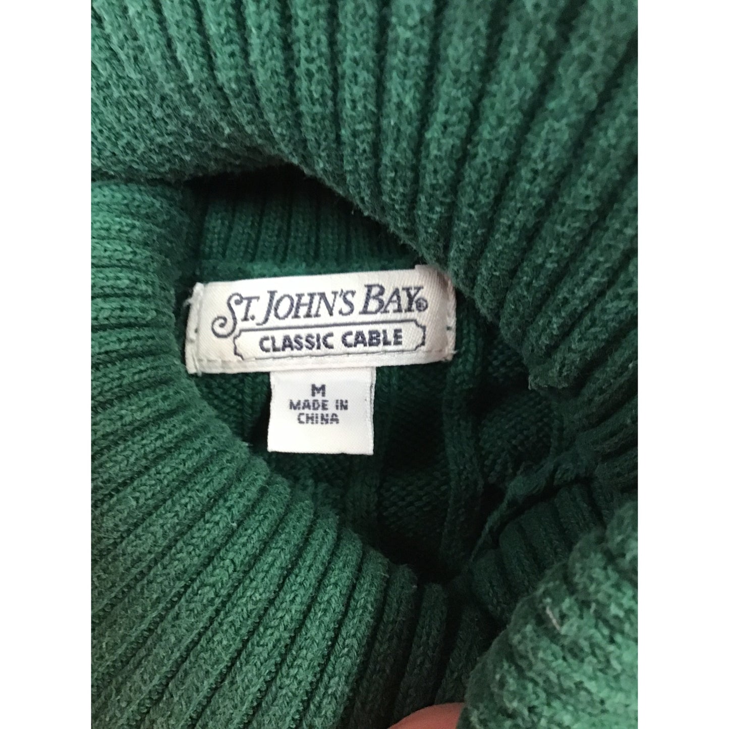 Women’s Classic Cable Knit Sweater