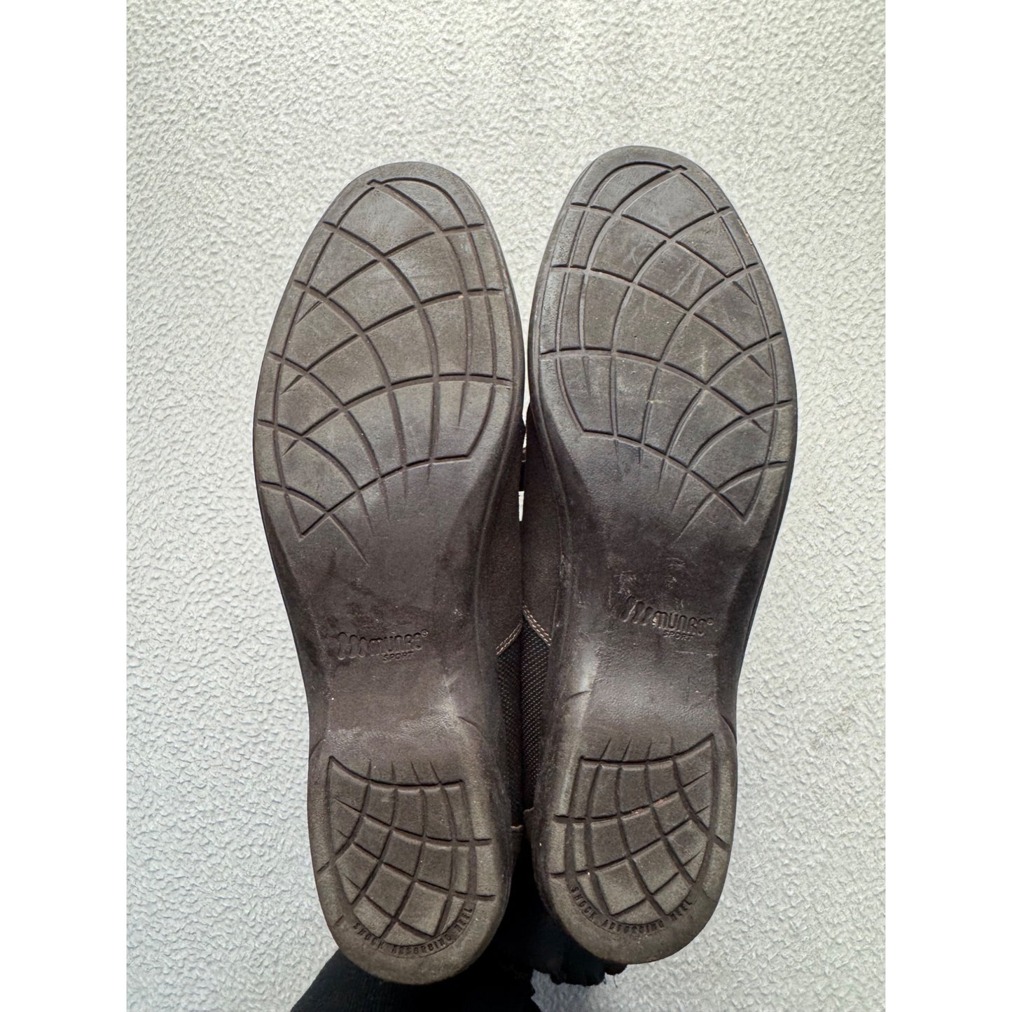 Munro American Womens Slip-On Shoes With Velcro Strap Size 9 9442
