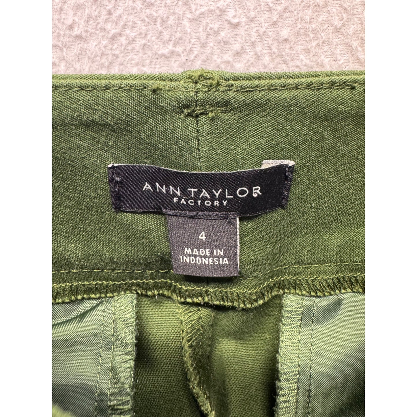 Ann Taylor Factory Green Stretch Straight-Leg Pants Size 4 #9279