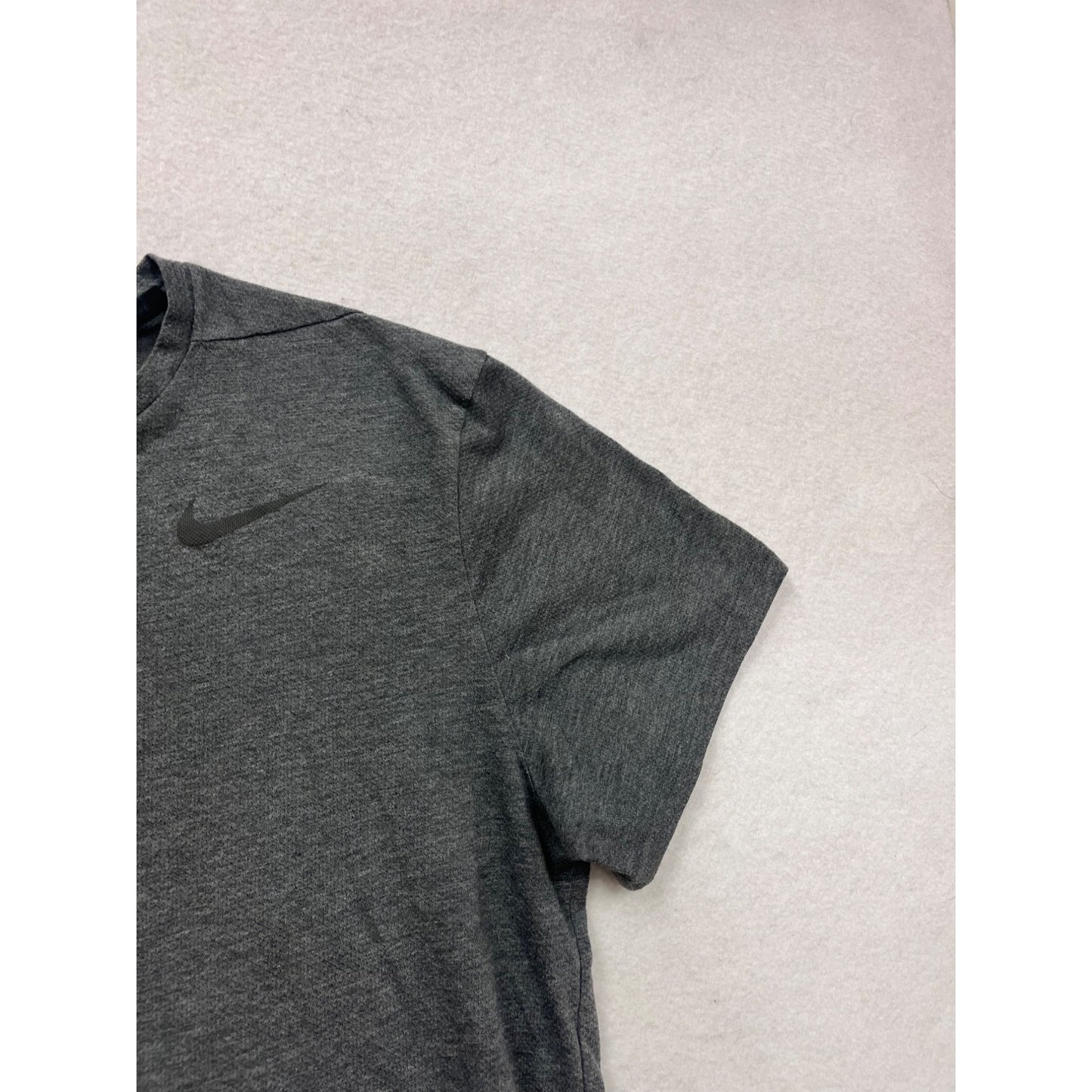 Nike Dri-Fit Mens Gray Athletic T-Shirt Size L #250A