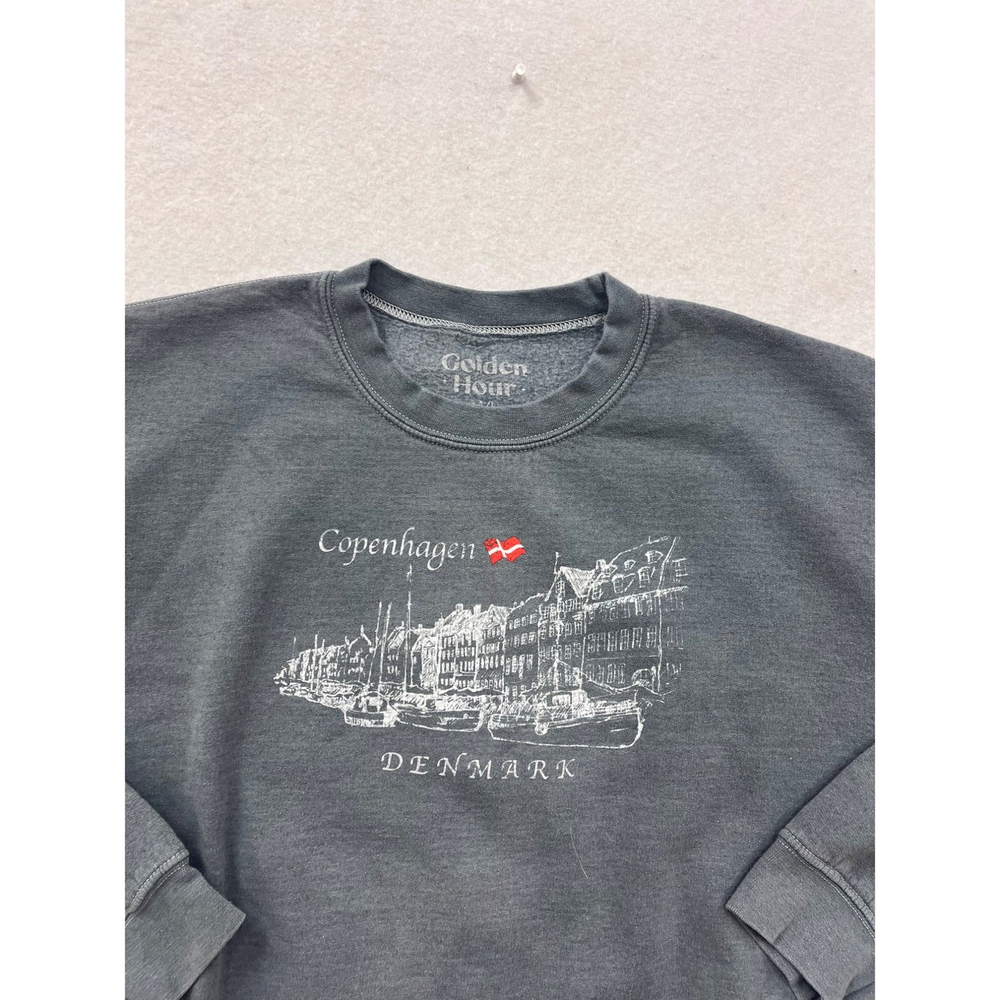 Copenhagen Denmark Graphic Sweatshirt M/L #8736