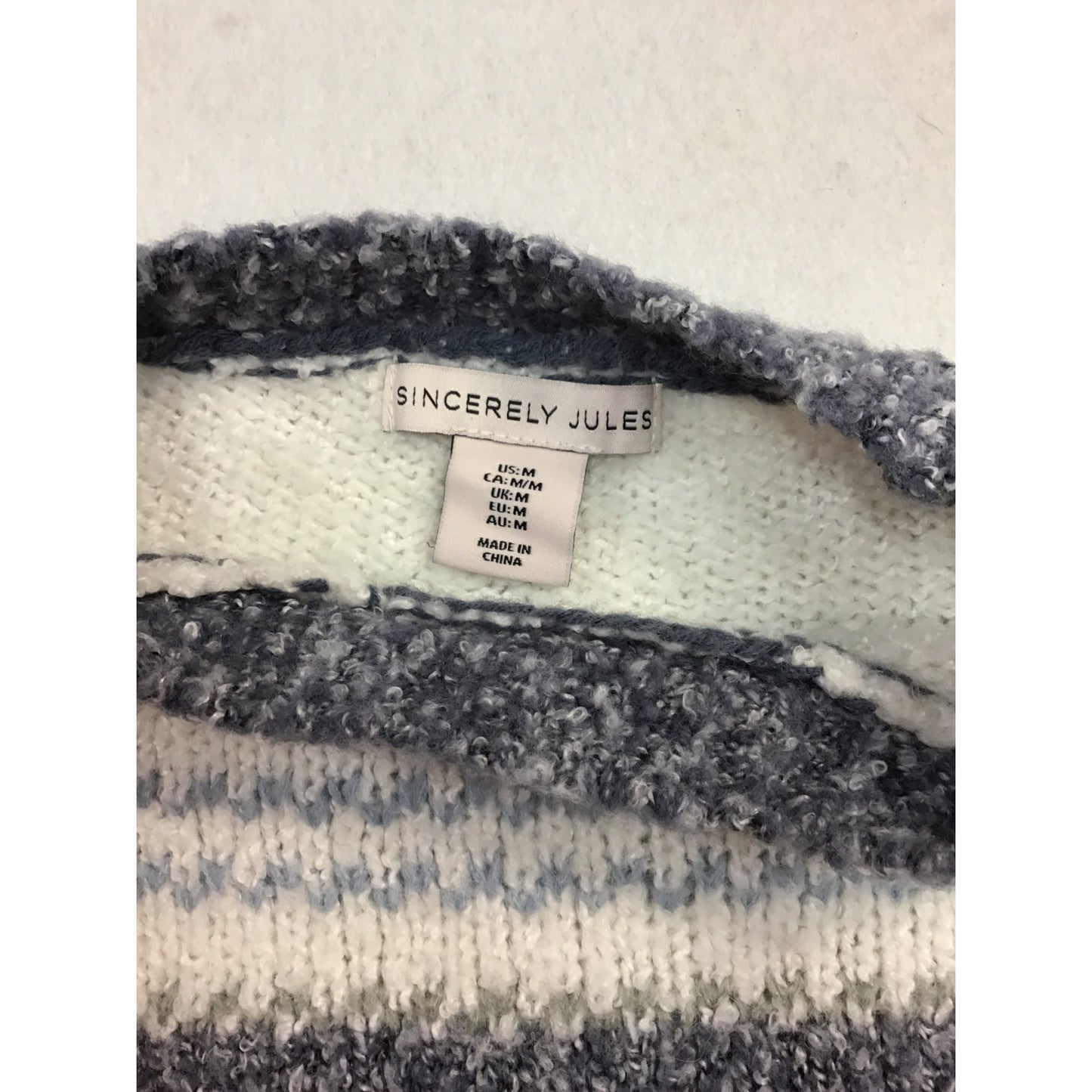 Women’s flattering sweater