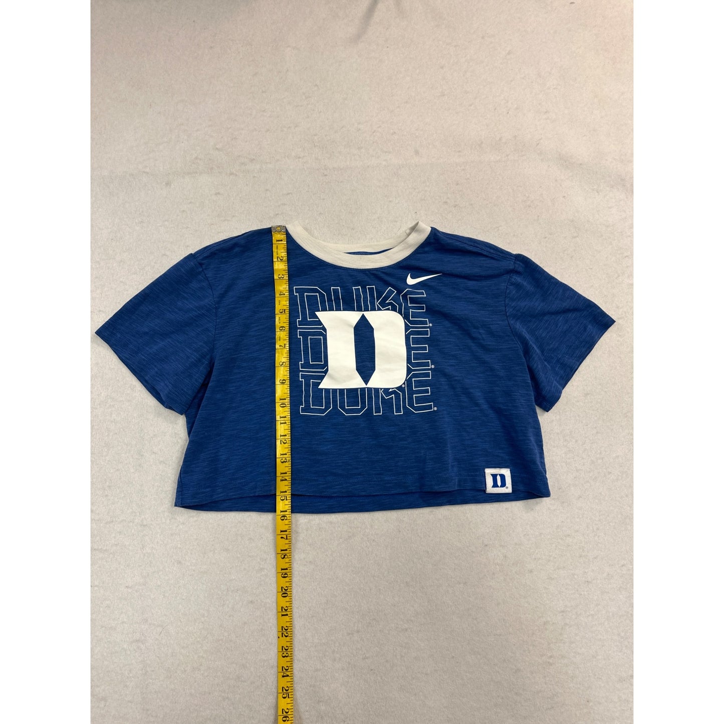 Women’s Cropped Nike Tee