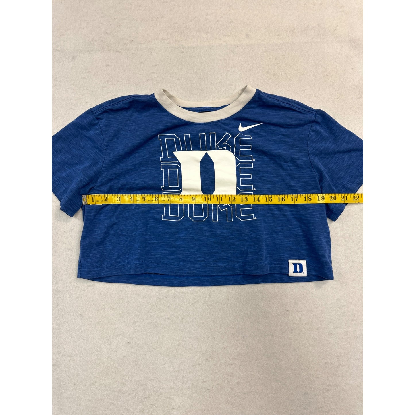 Women’s Cropped Nike Tee