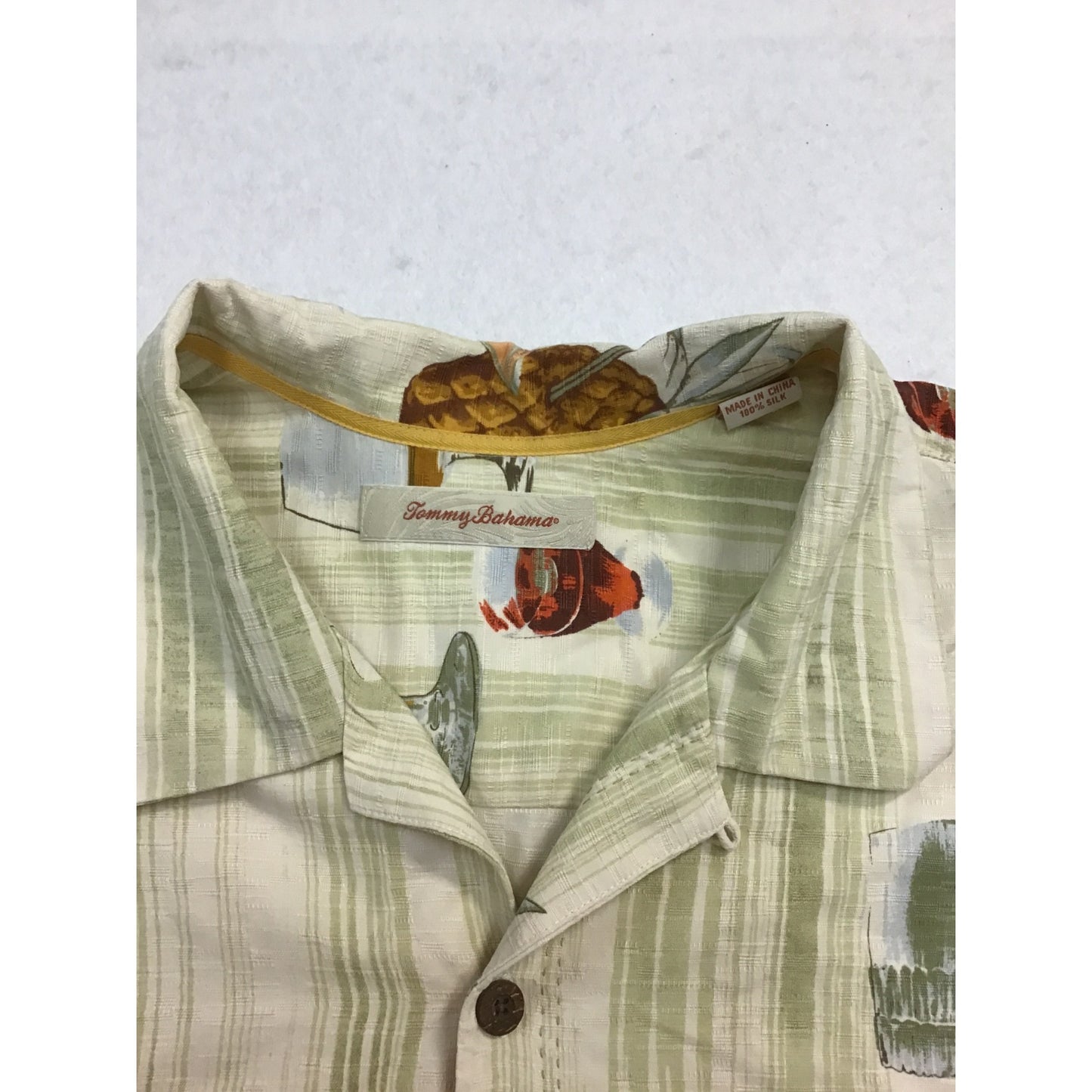 Mens Vintage Silk Tropical ButtonUp