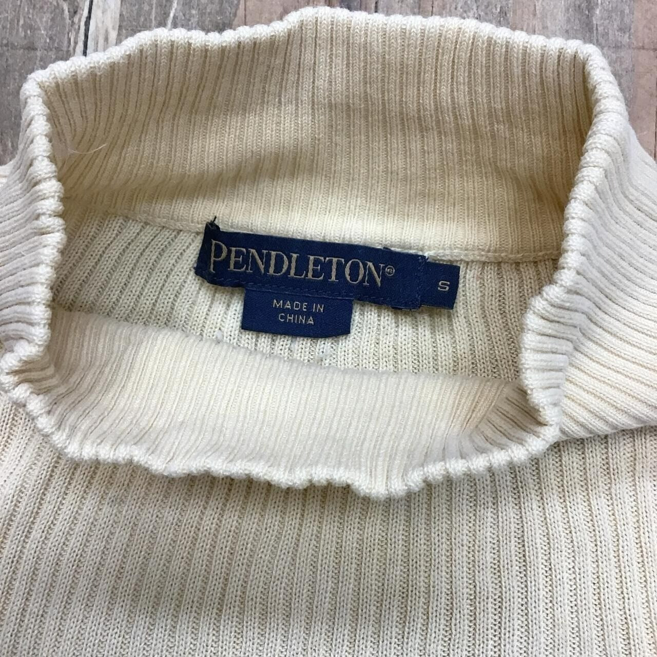 Pendleton Turtle Neck Sweater - 950