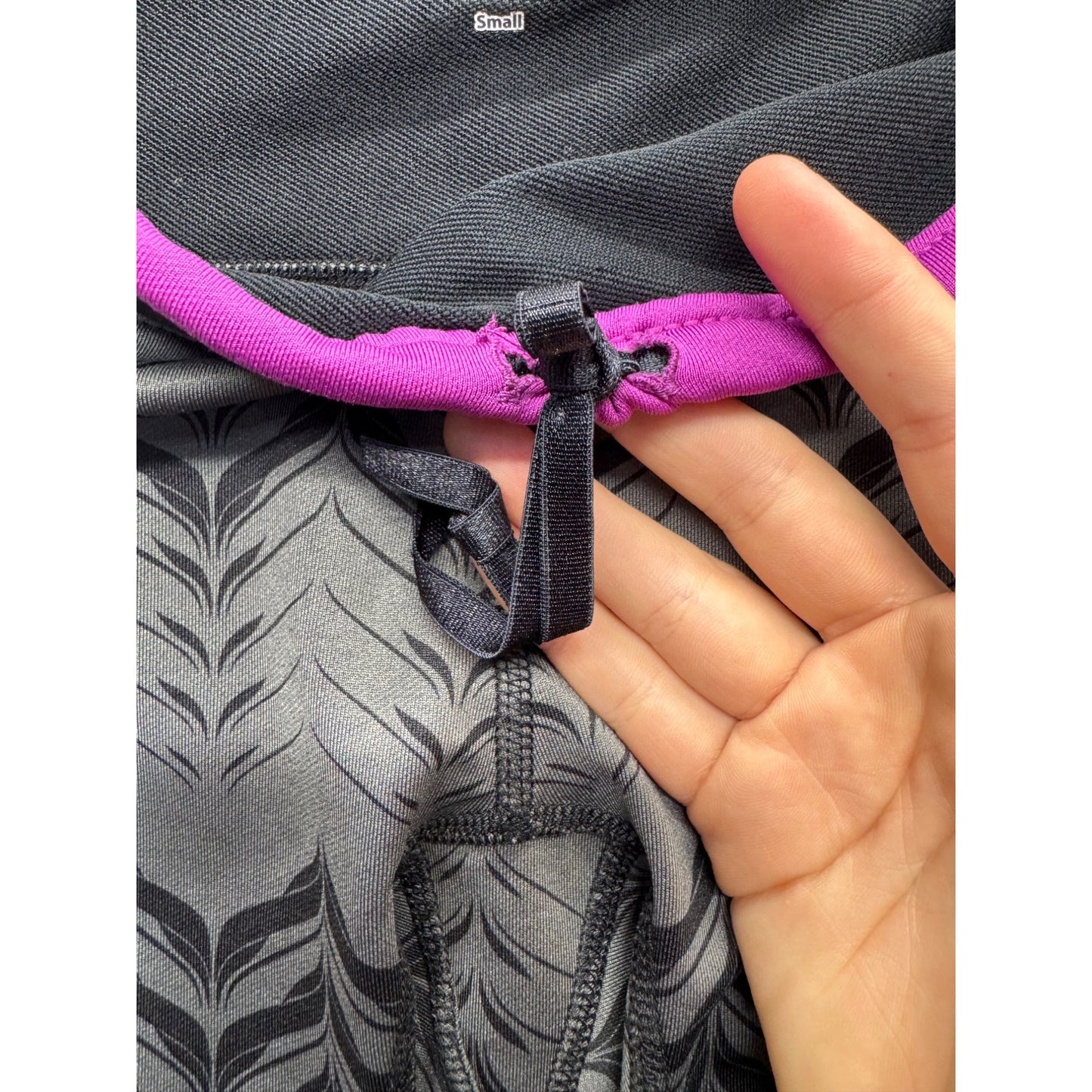 Pearl Izumi Running Capri Leggings Small Black Gray Patterned Purple Trim #9917