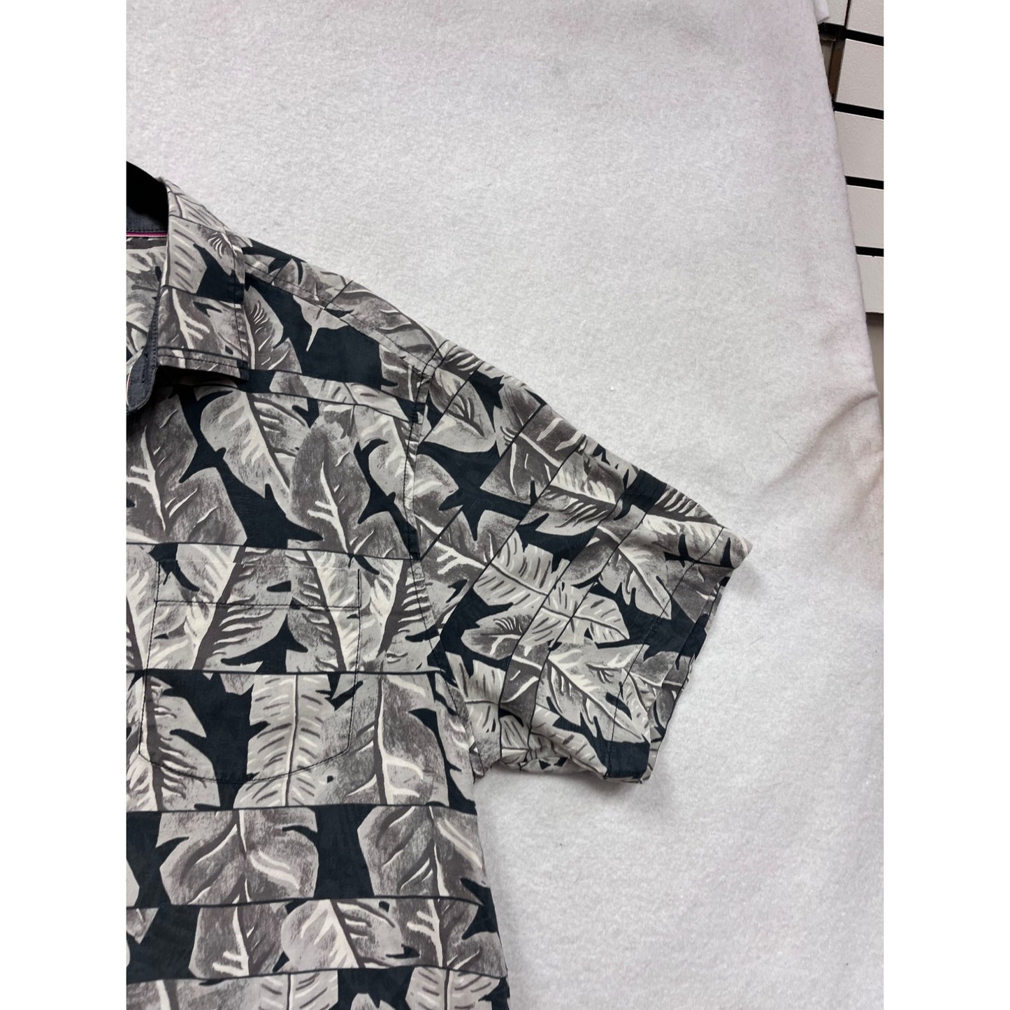 Tommy Bahama Leaf Print Short-Sleeve Shirt L  #8762