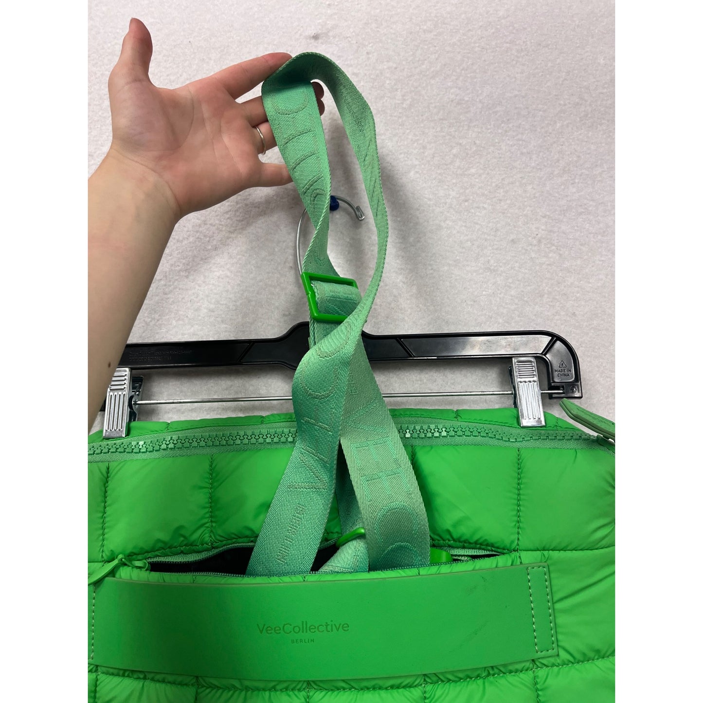 VeeCollective Berlin Quilted Green Laptop Sleeve With Strap #779A