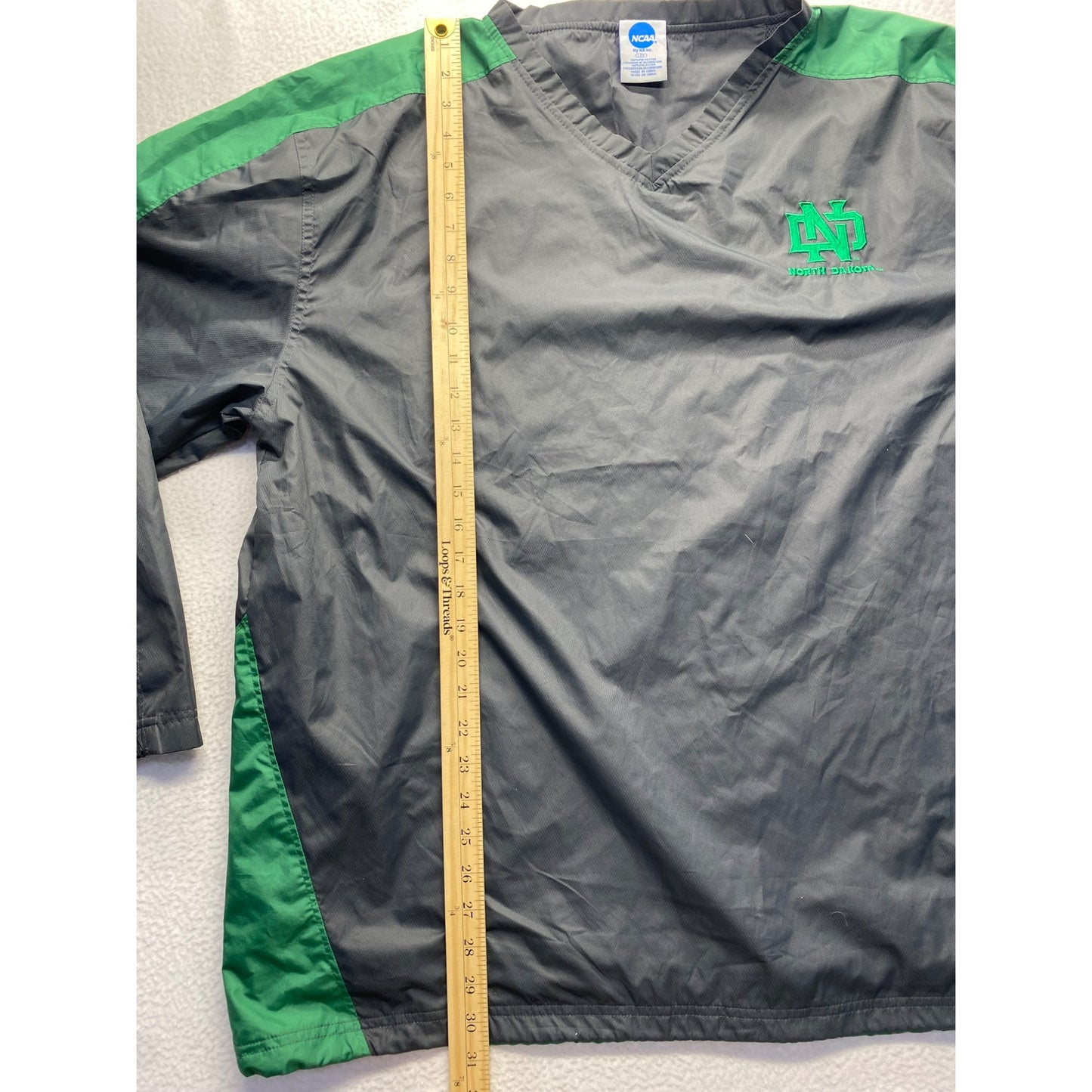 Men’s University Of North Dakota Pullover Windbreaker #5653