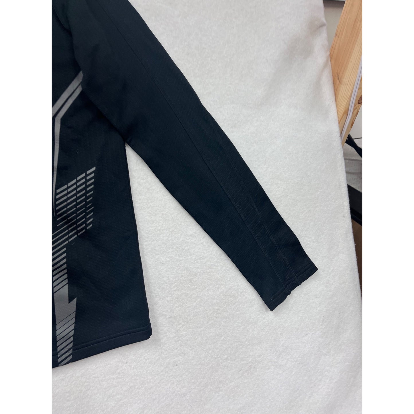 Under Armour Youth XL Black Long Sleeve Compression Shirt #8535