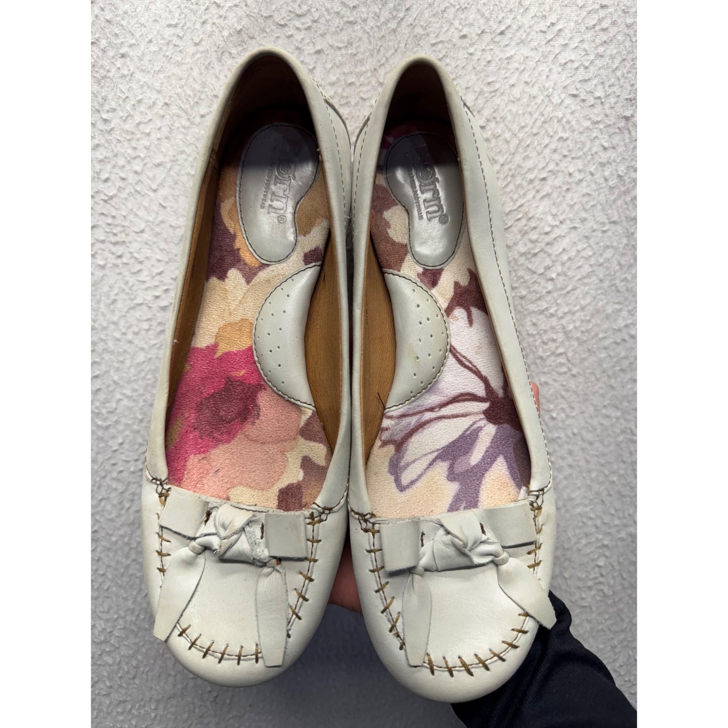 Born White Leather Loafers With Bow Detail & Floral Insoles Size 8 #9409