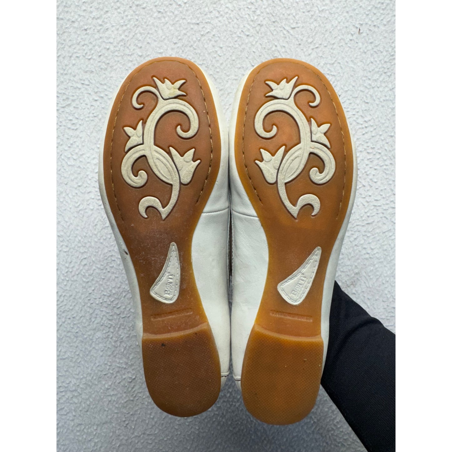 Born White Leather Loafers With Bow Detail & Floral Insoles Size 8 #9409