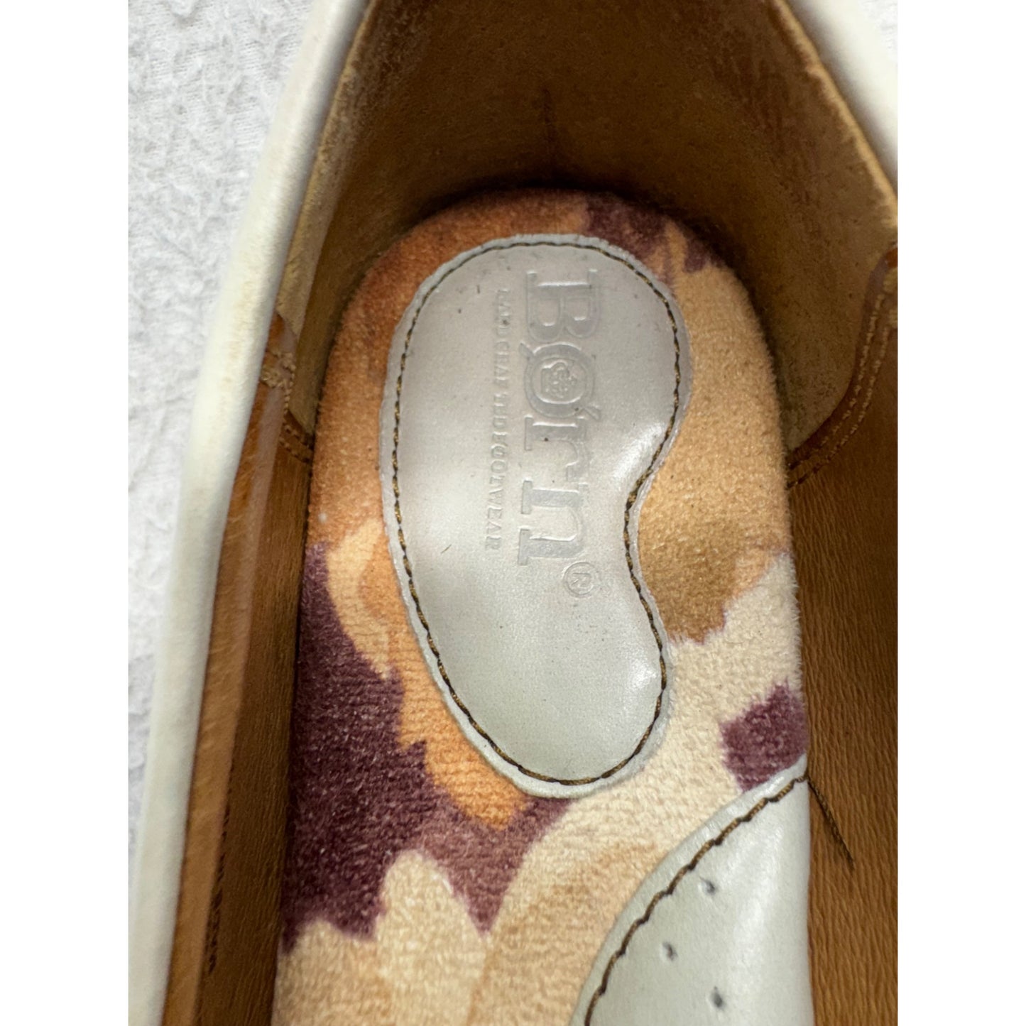 Born White Leather Loafers With Bow Detail & Floral Insoles Size 8 #9409