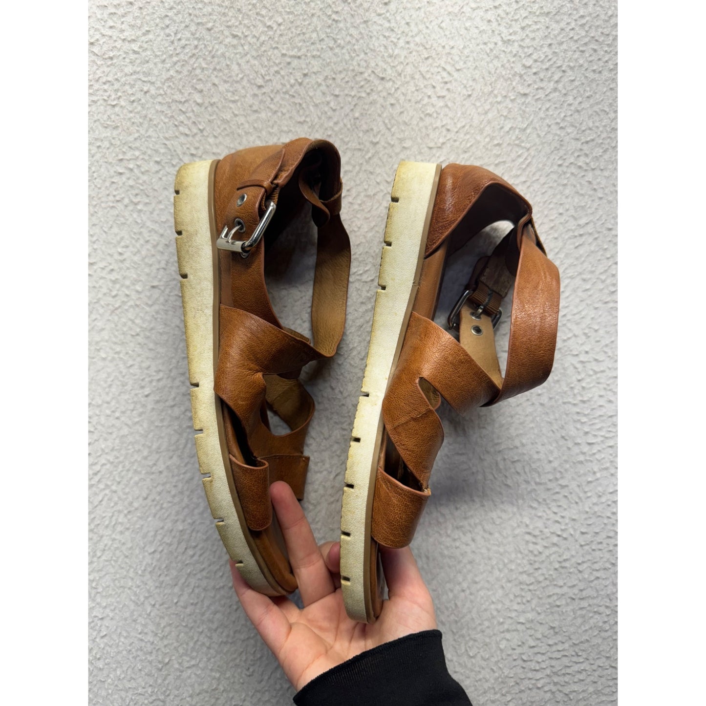 Sofft Leather Strappy Sandals With Buckle Closure & Cushioned Soles #9248