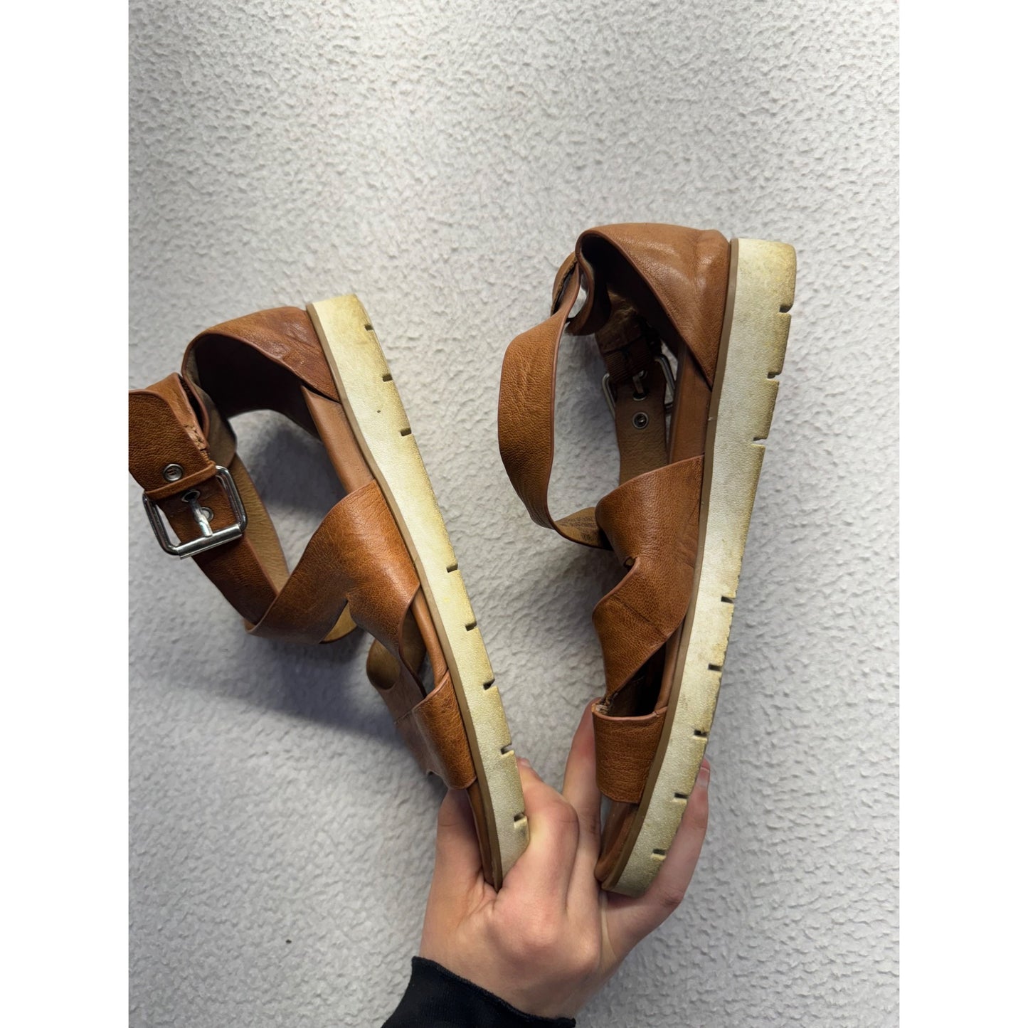 Sofft Leather Strappy Sandals With Buckle Closure & Cushioned Soles #9248