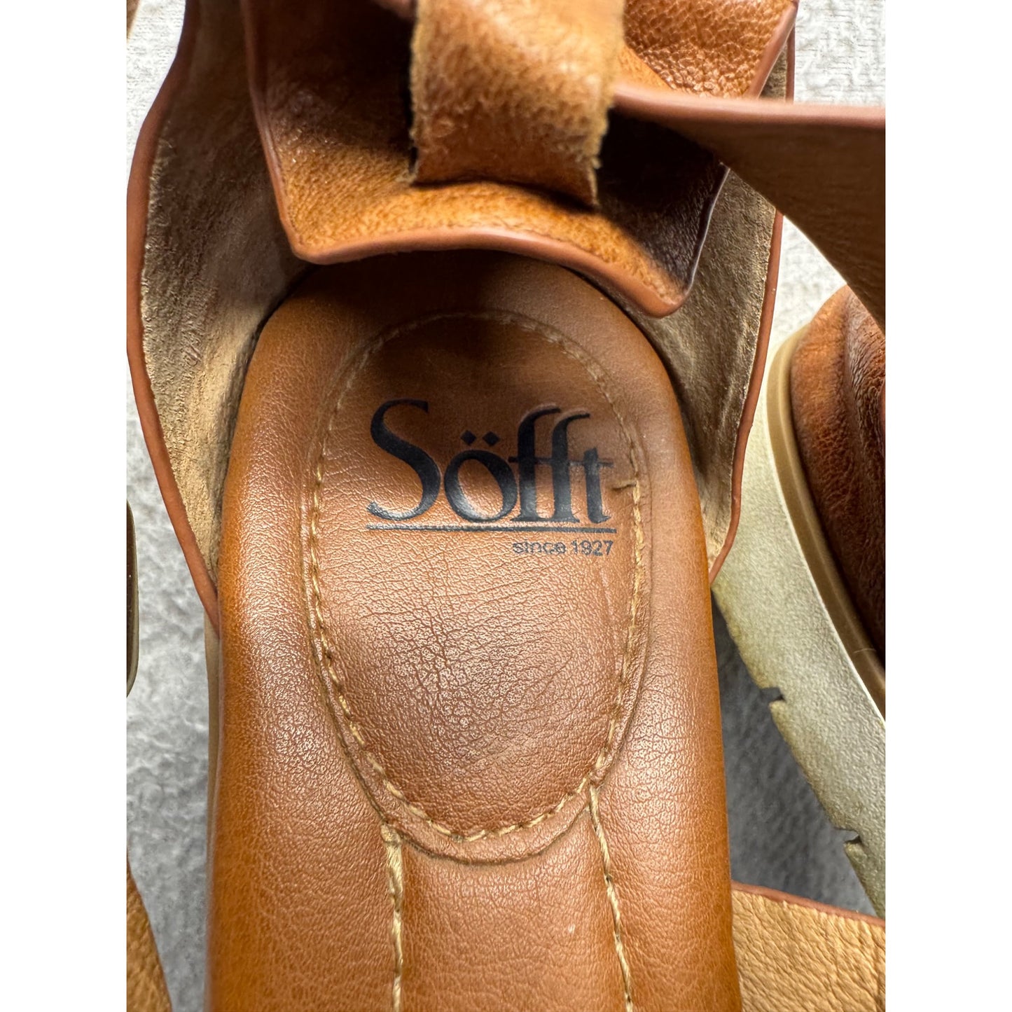 Sofft Leather Strappy Sandals With Buckle Closure & Cushioned Soles #9248