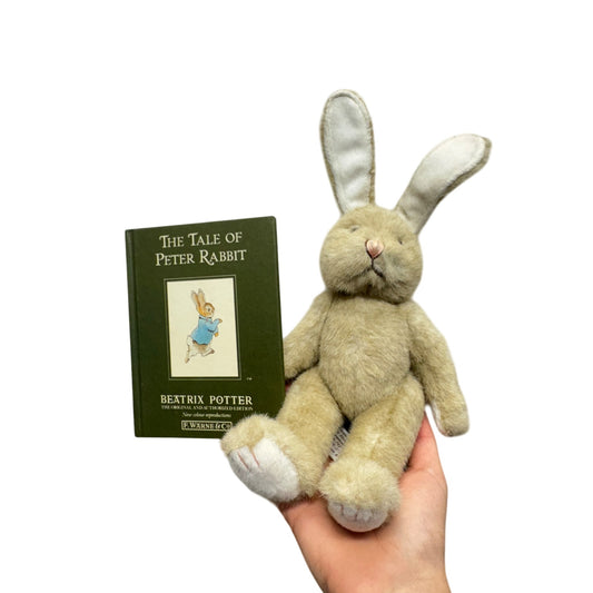 Classic Peter Rabbit Collectible Plush Stuffed Animal Vintage 2001 Edition #9650