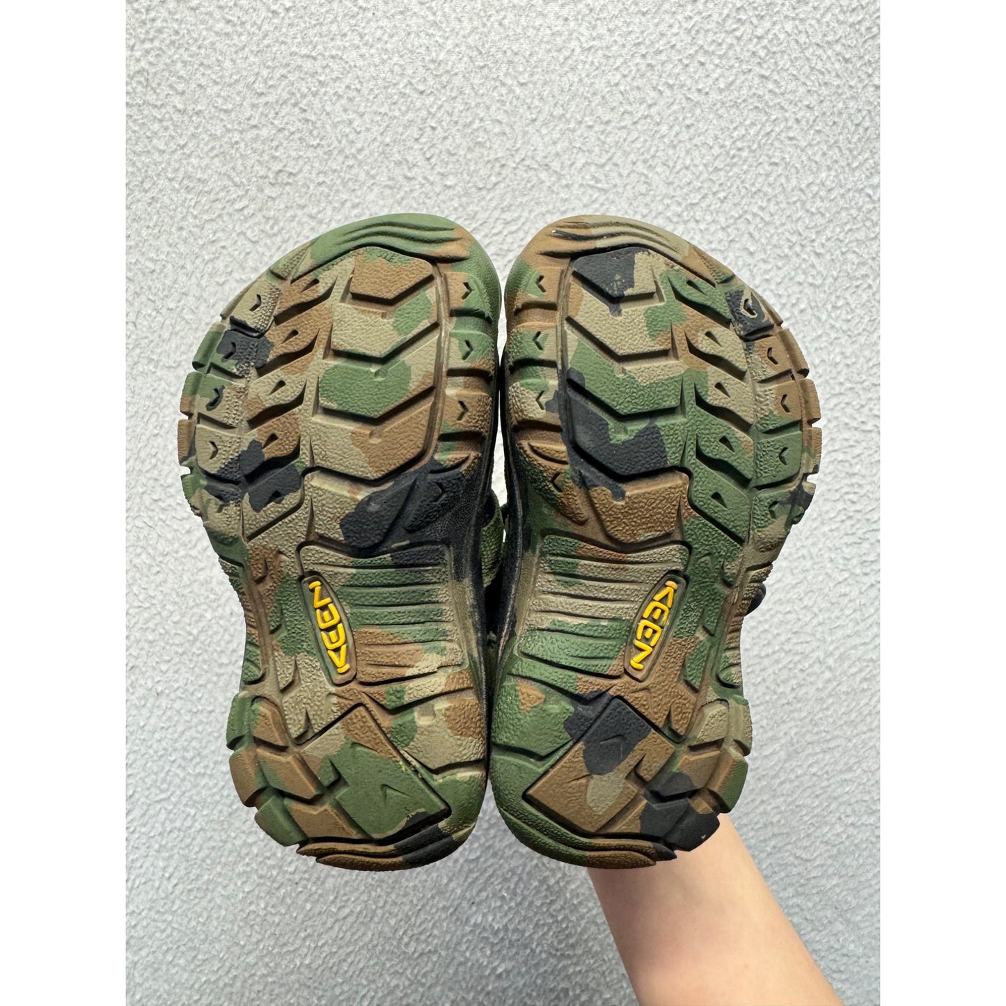 Keen Kids Waterproof Outdoor Sandals Camo Green Size 9 #9642