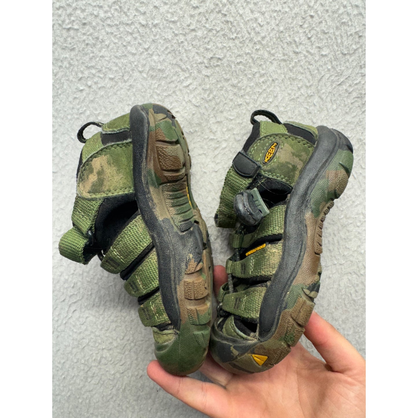 Keen Kids Waterproof Outdoor Sandals Camo Green Size 9 #9642