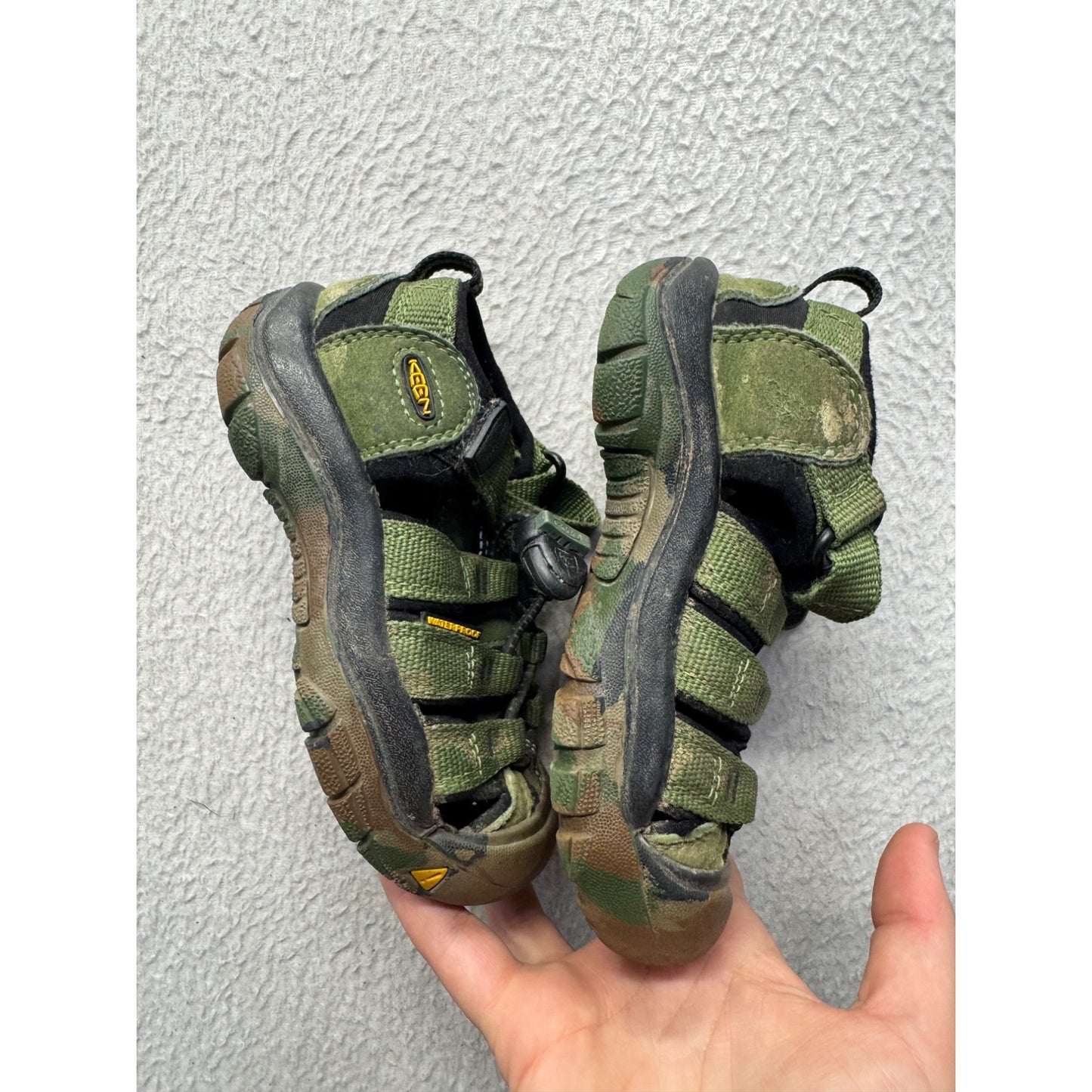 Keen Kids Waterproof Outdoor Sandals Camo Green Size 9 #9642