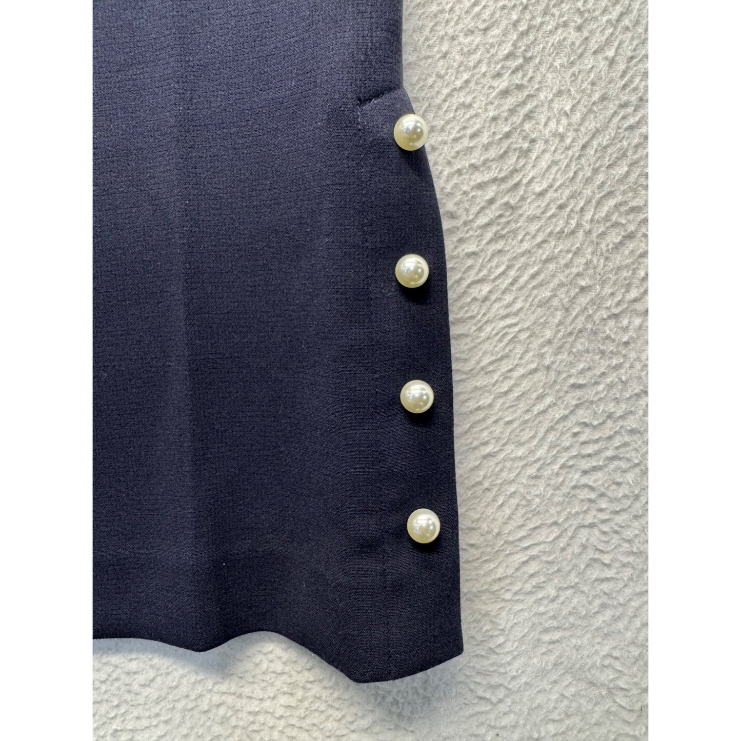 Ann Taylor Navy Wide-Leg Cropped Pants With Pearl Button Detail Size 6 #9277