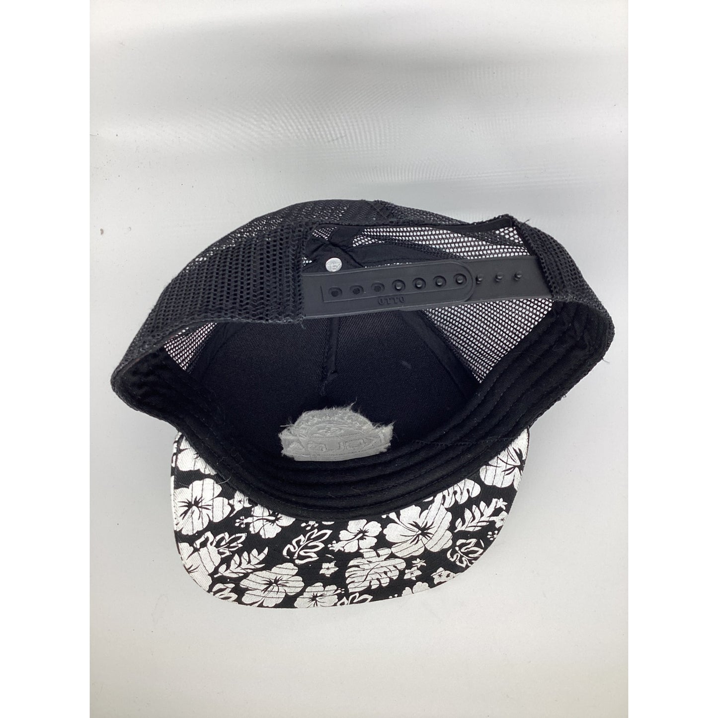 Black and White Otto “Koloa” Cap