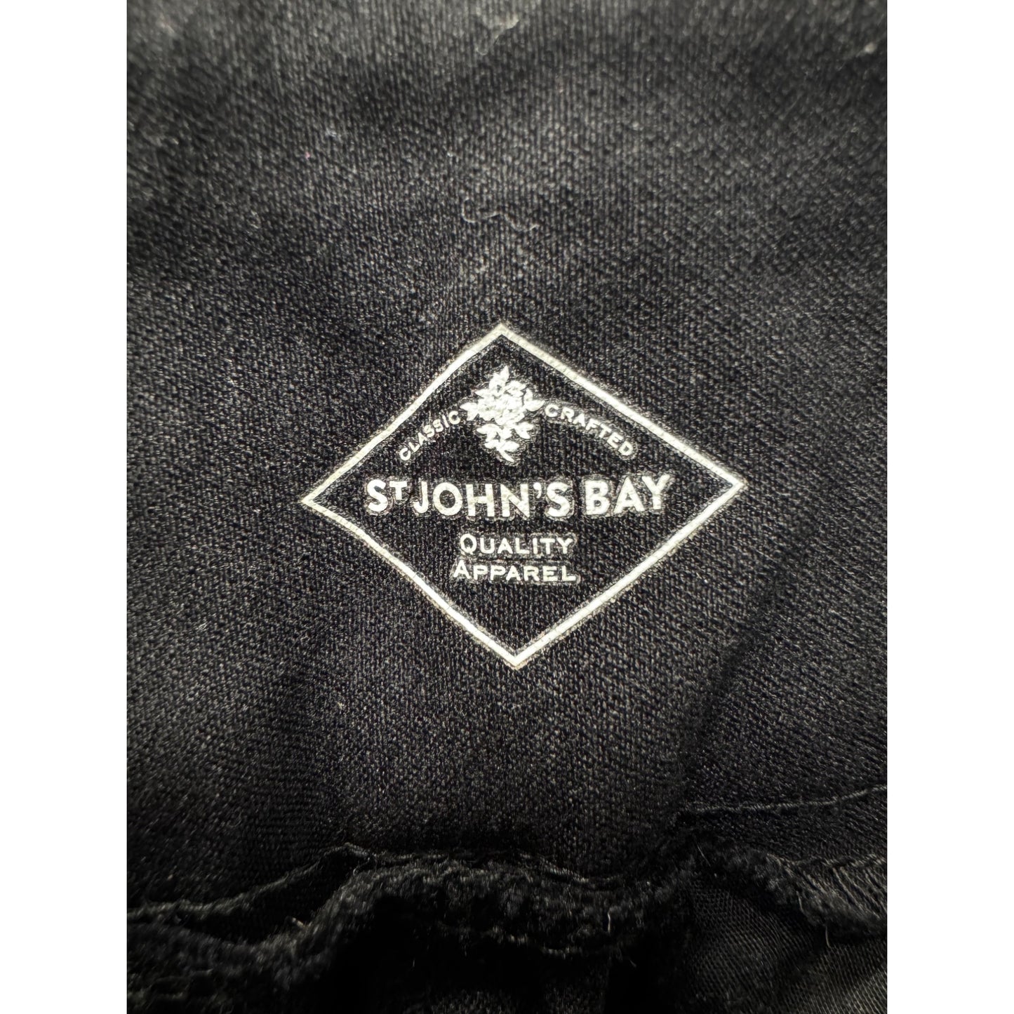 St. Johns Bay Black Capri Pants Size 4 204B