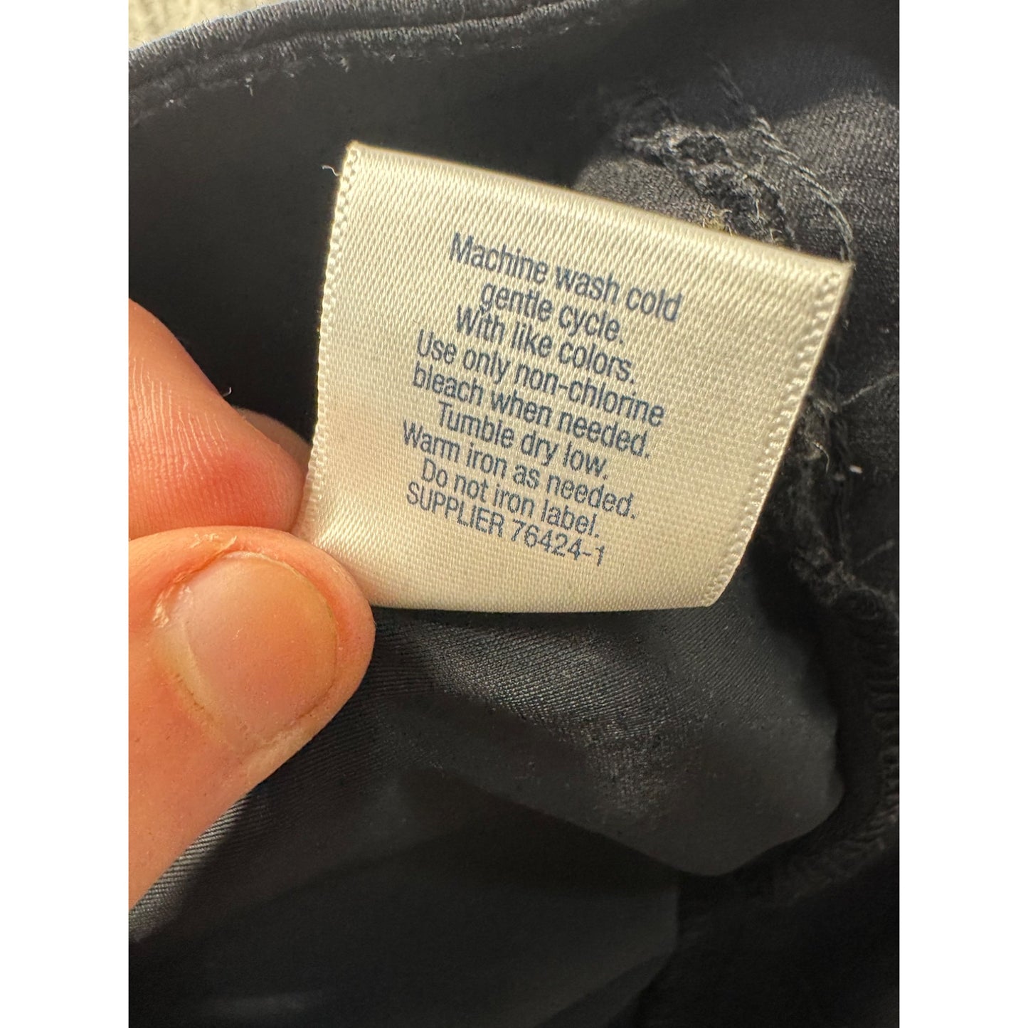 St. Johns Bay Black Capri Pants Size 4 204B