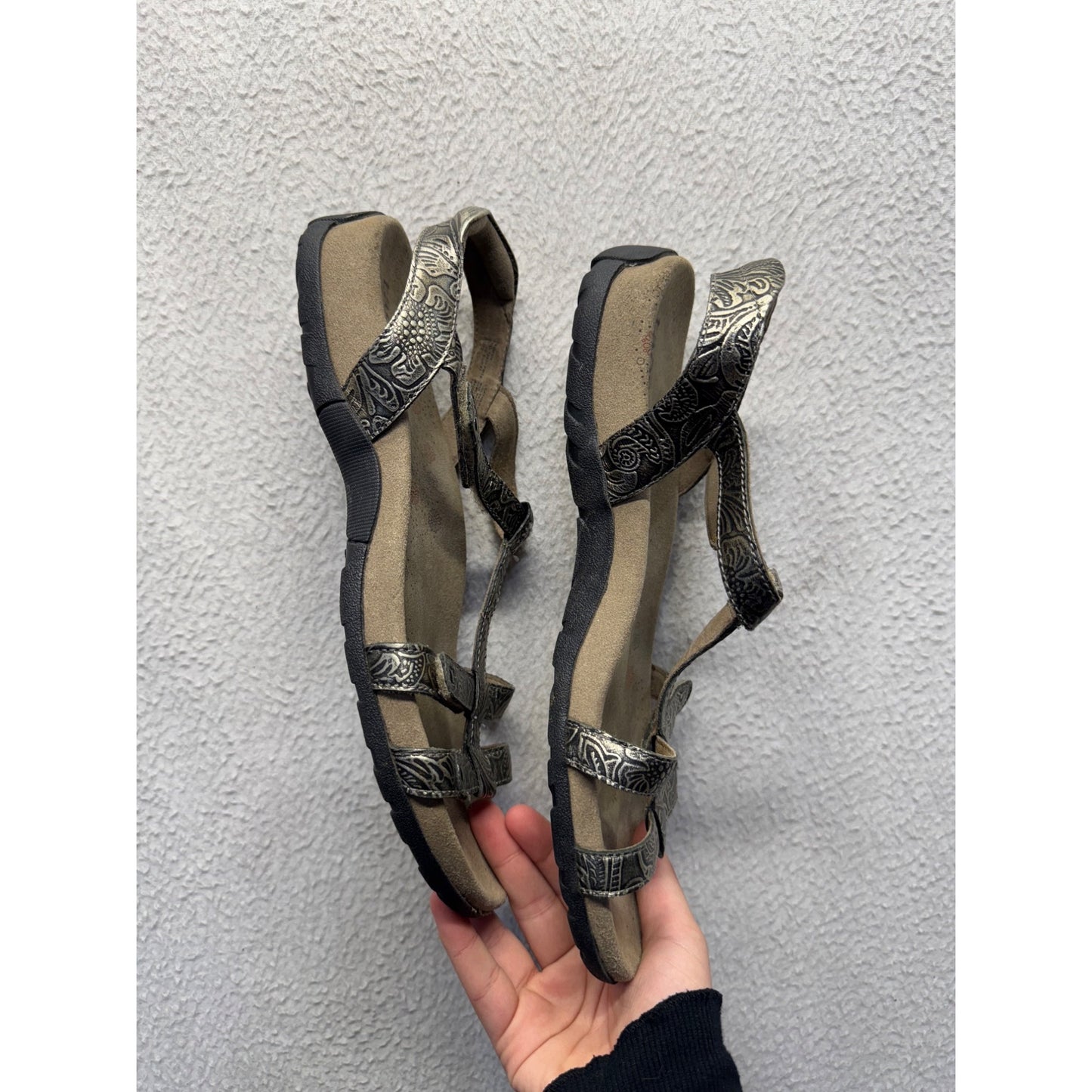 Taos Womens Strappy Sandals With Adjustable Straps Size 8 9448