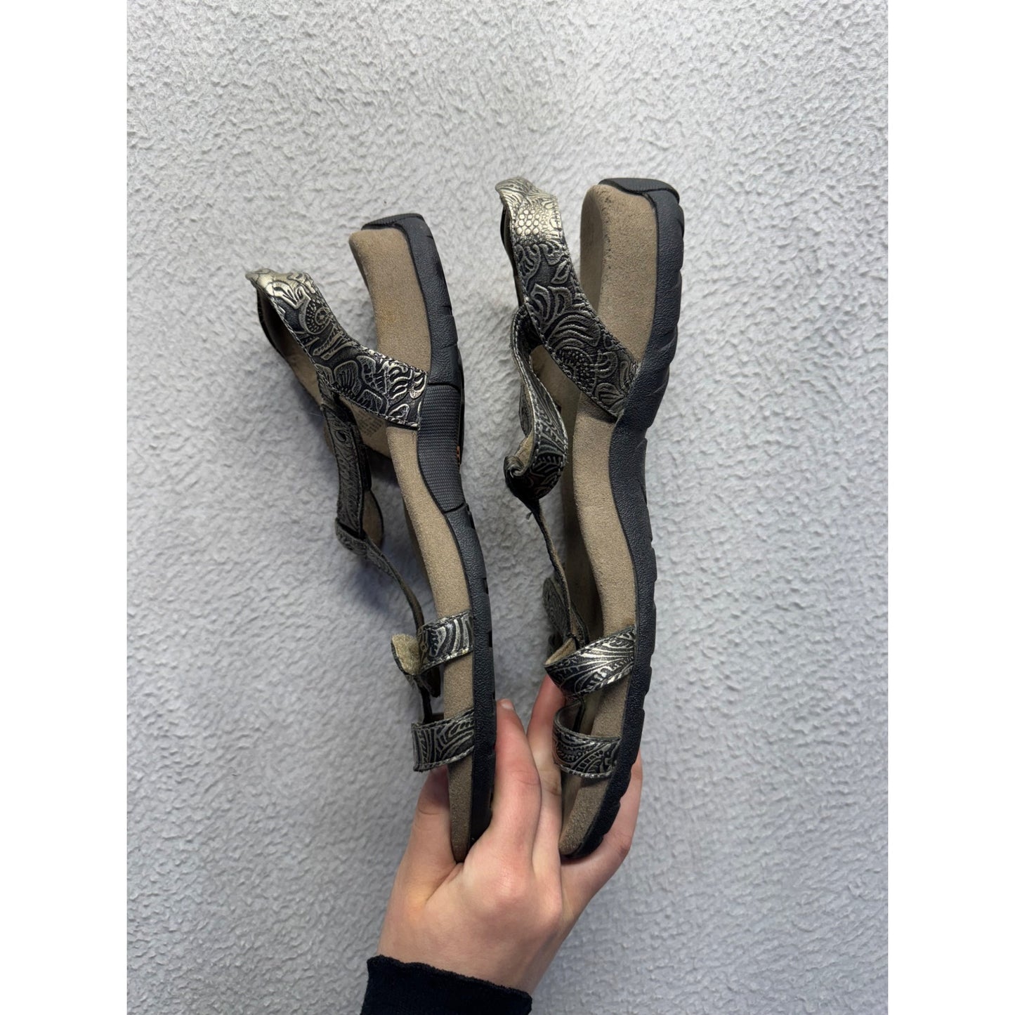 Taos Womens Strappy Sandals With Adjustable Straps Size 8 9448