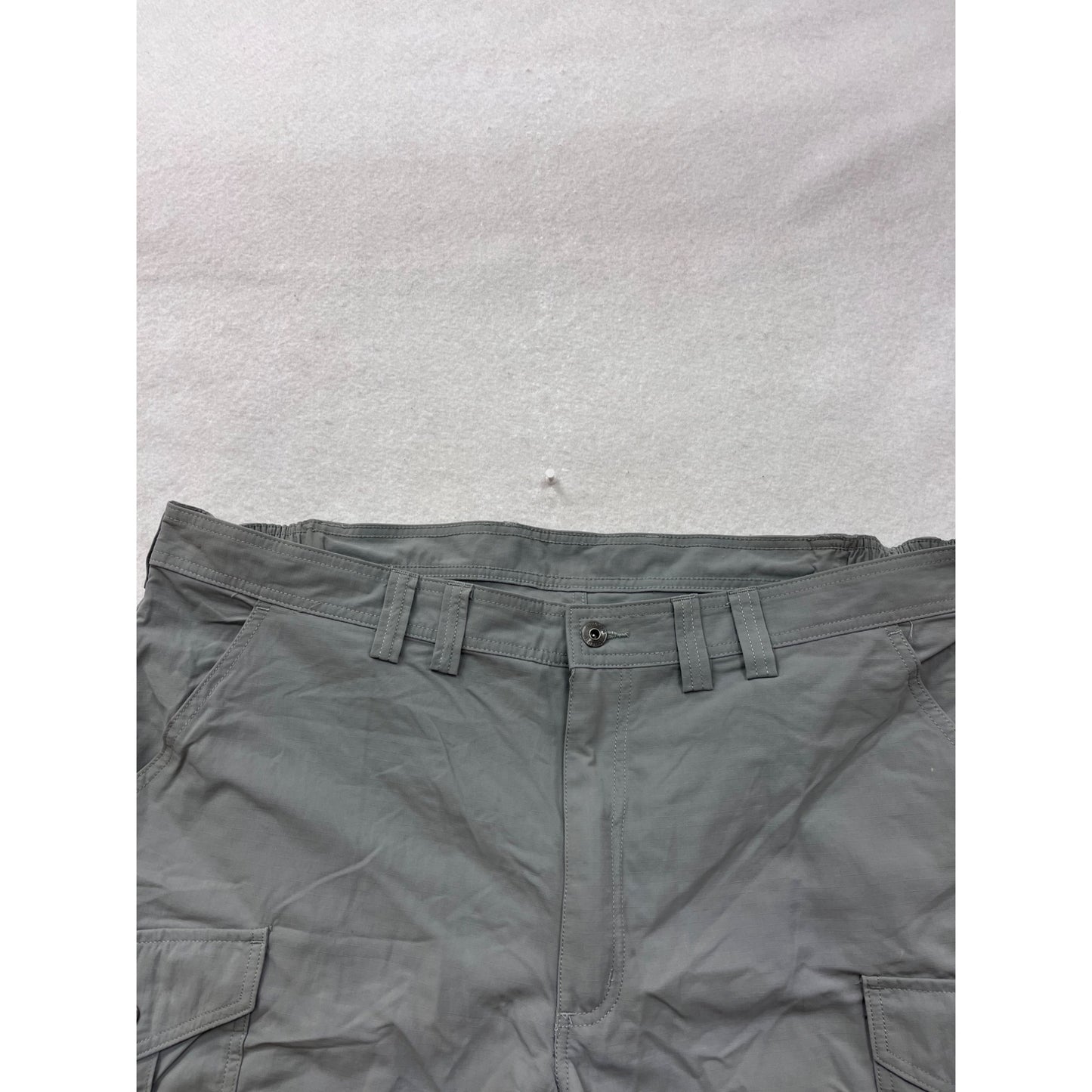 Duluth Trading Gray Cargo Shorts Relaxed Fit Nylon Size 44 #8778