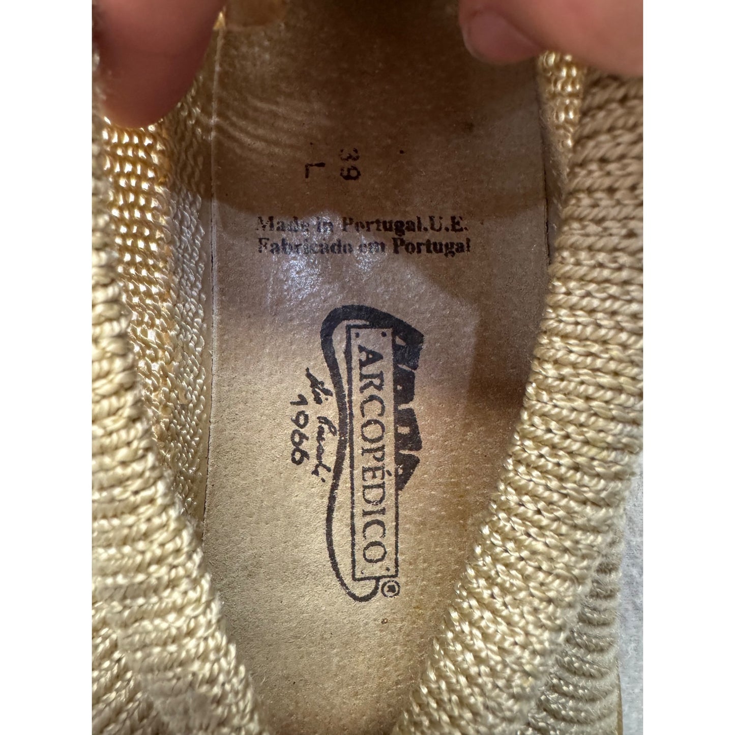 Arcopedico Beige Knit Slip-On Shoes With Rubber Sole Size 38 #9398