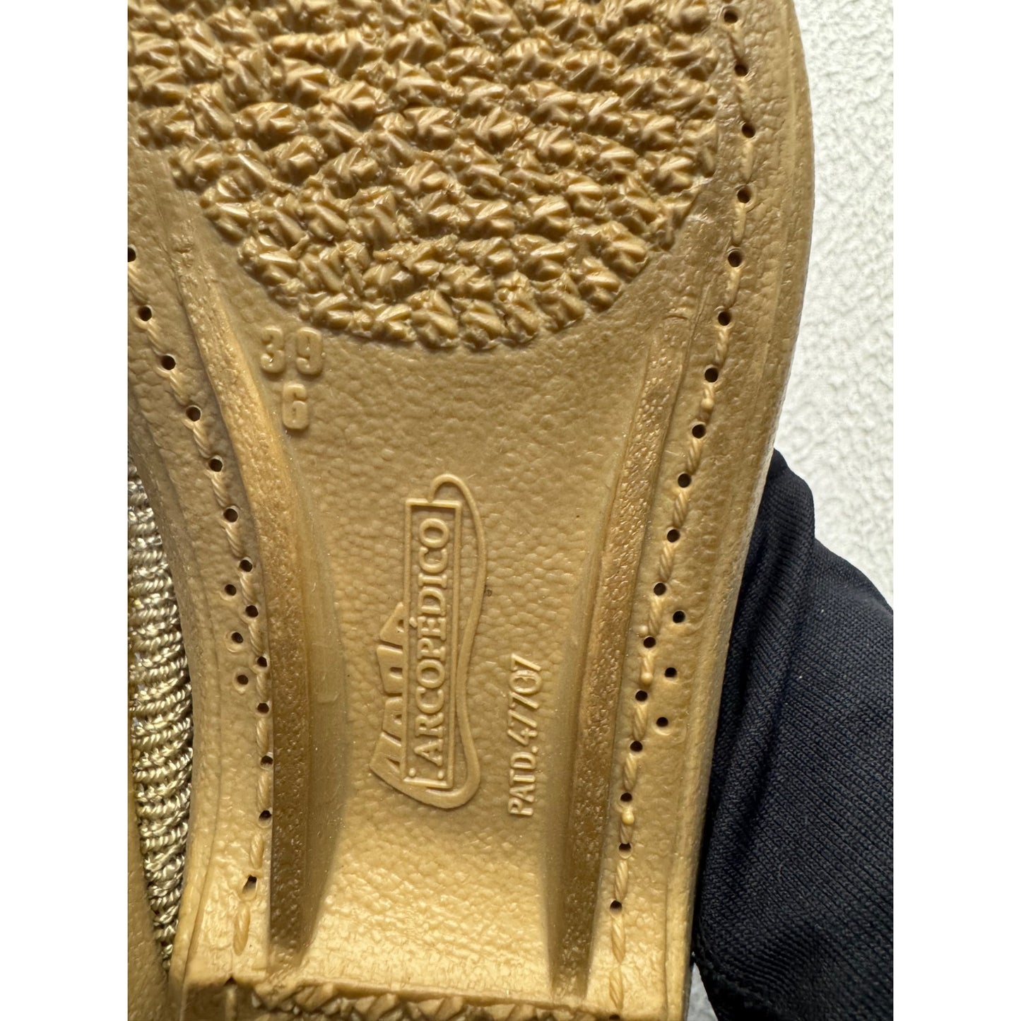 Arcopedico Beige Knit Slip-On Shoes With Rubber Sole Size 38 #9398