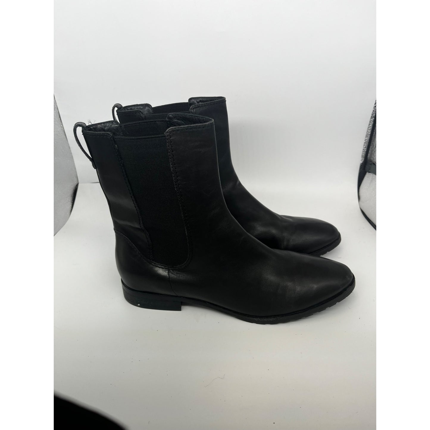 Women’s Ankle high black boots