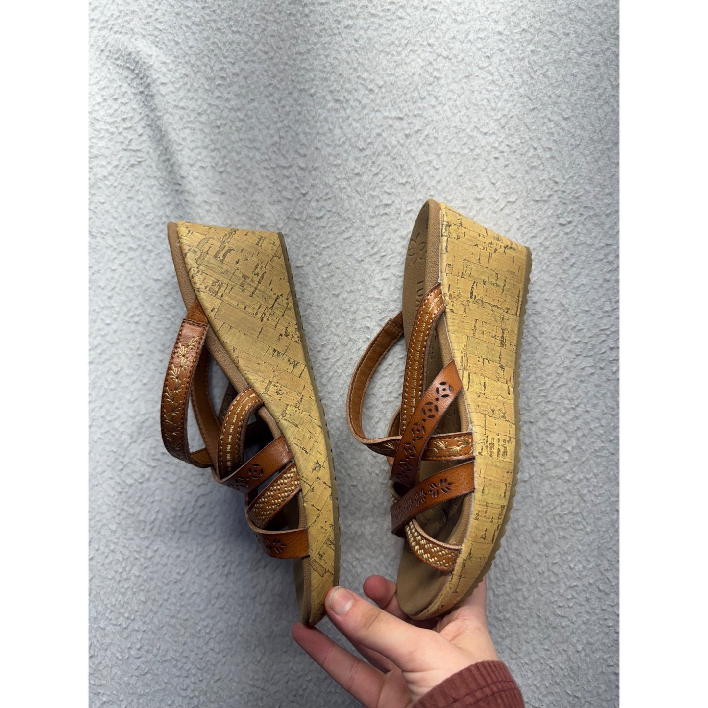 Cali Skechers Luxe Foam Brown Cork Wedge Sandals With Cutout Straps #9371