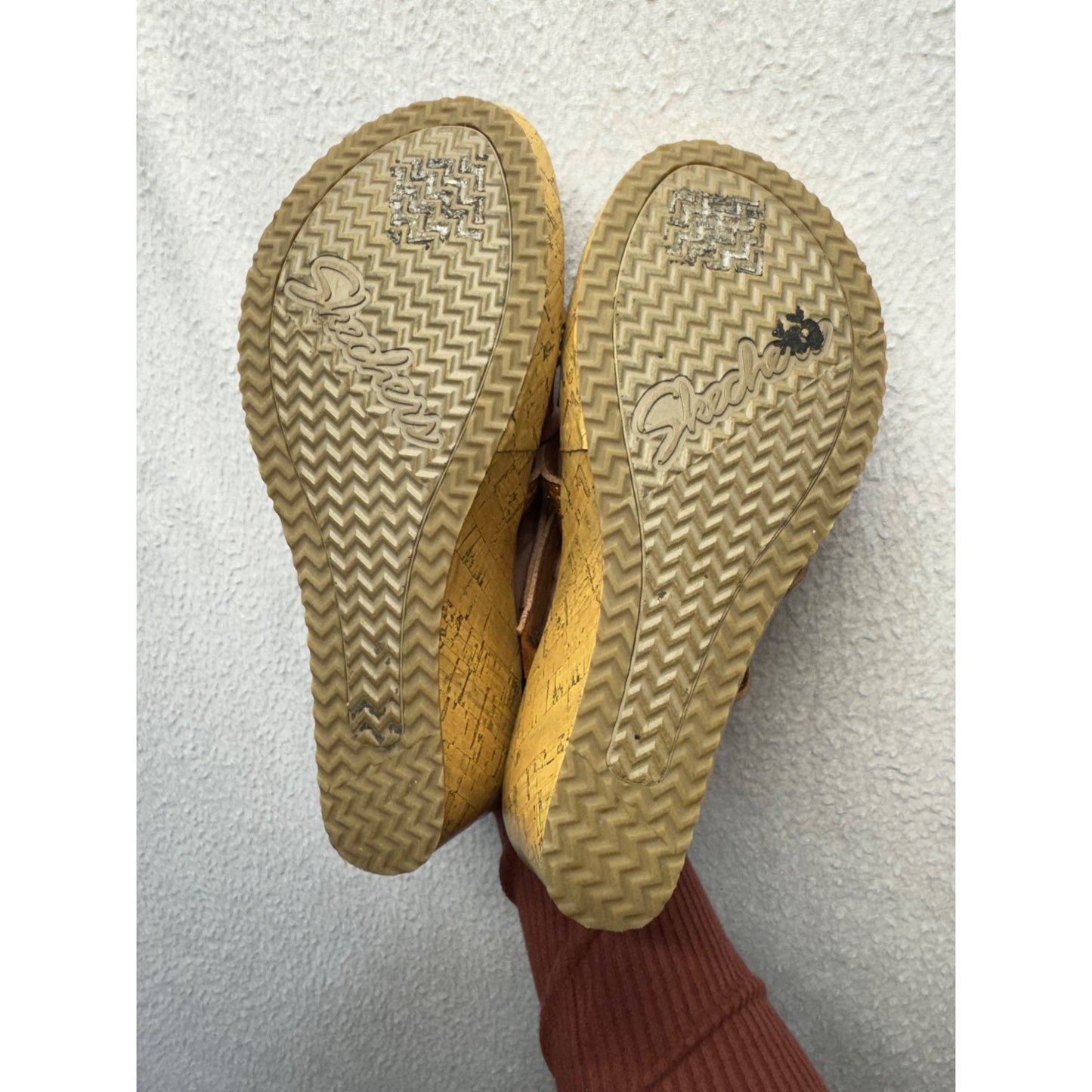 Cali Skechers Luxe Foam Brown Cork Wedge Sandals With Cutout Straps #9371