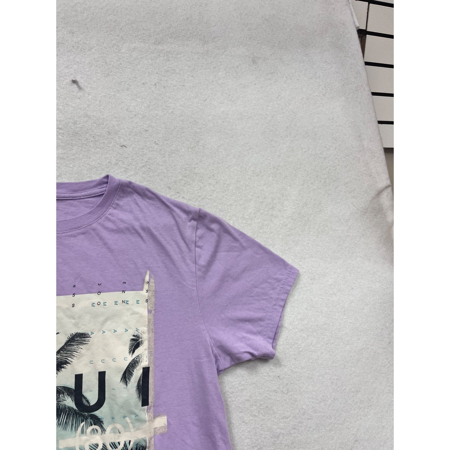 Maui & Sons Lavender Graphic T-Shirt Large #217A