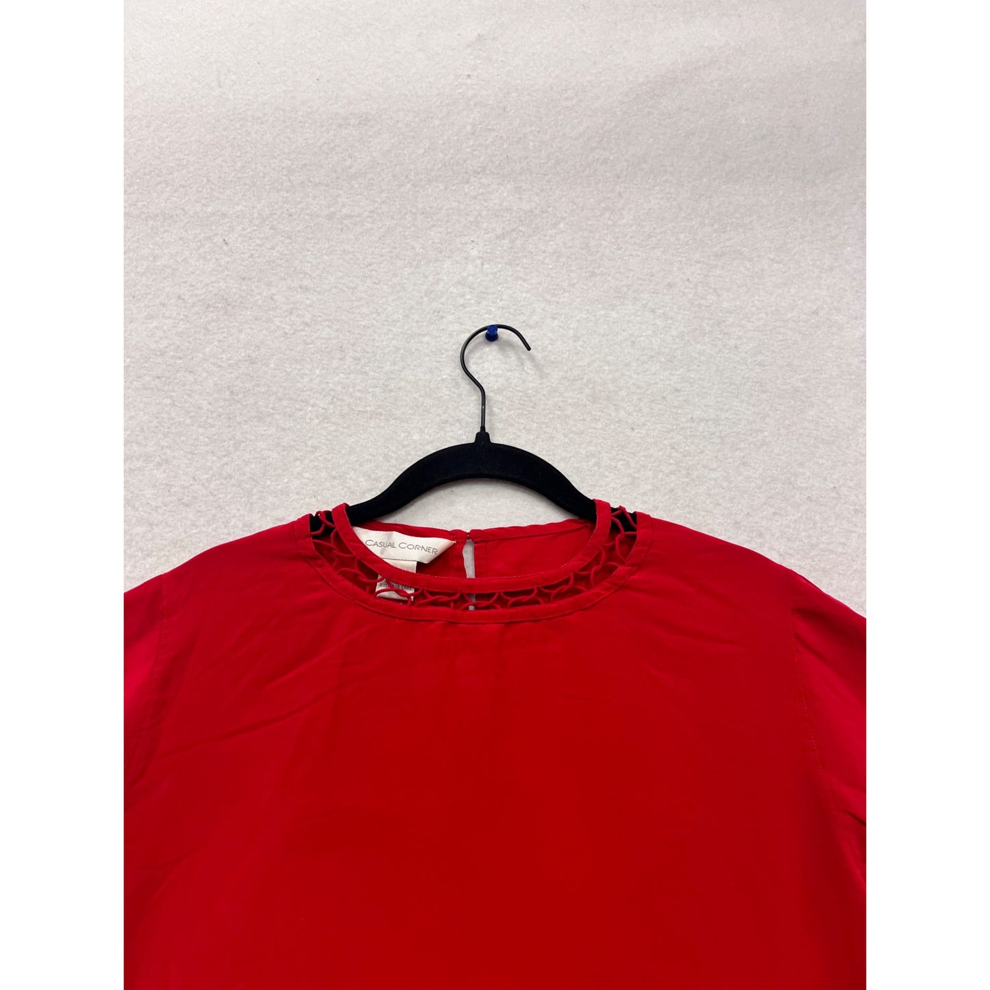 Casual Corner Red Short Sleeve Blouse With Crochet Neckline Size M #490A