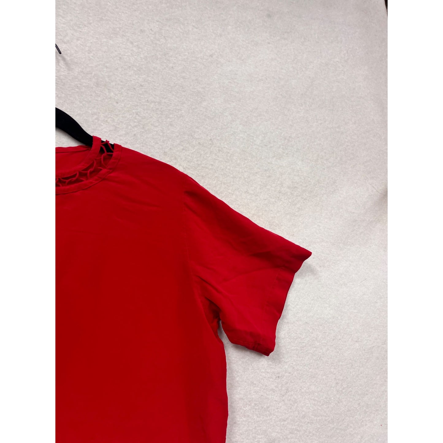 Casual Corner Red Short Sleeve Blouse With Crochet Neckline Size M #490A