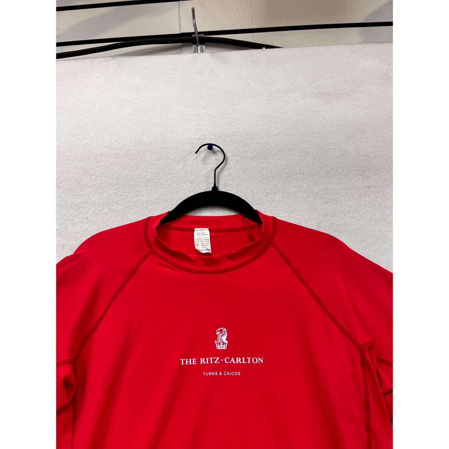 The Ritz-Carlton Turks & Caicos Red Short Sleeve Shirt S #897A