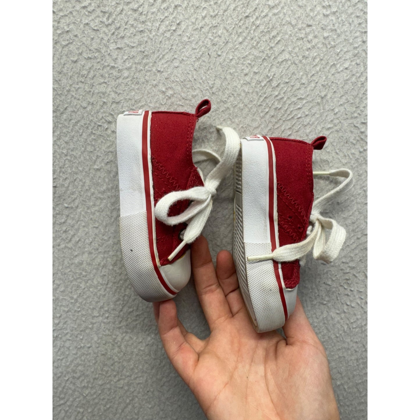 Crazy 8 Red Canvas Baby Sneakers With White Laces & Rubber Soles Size 4 #9625