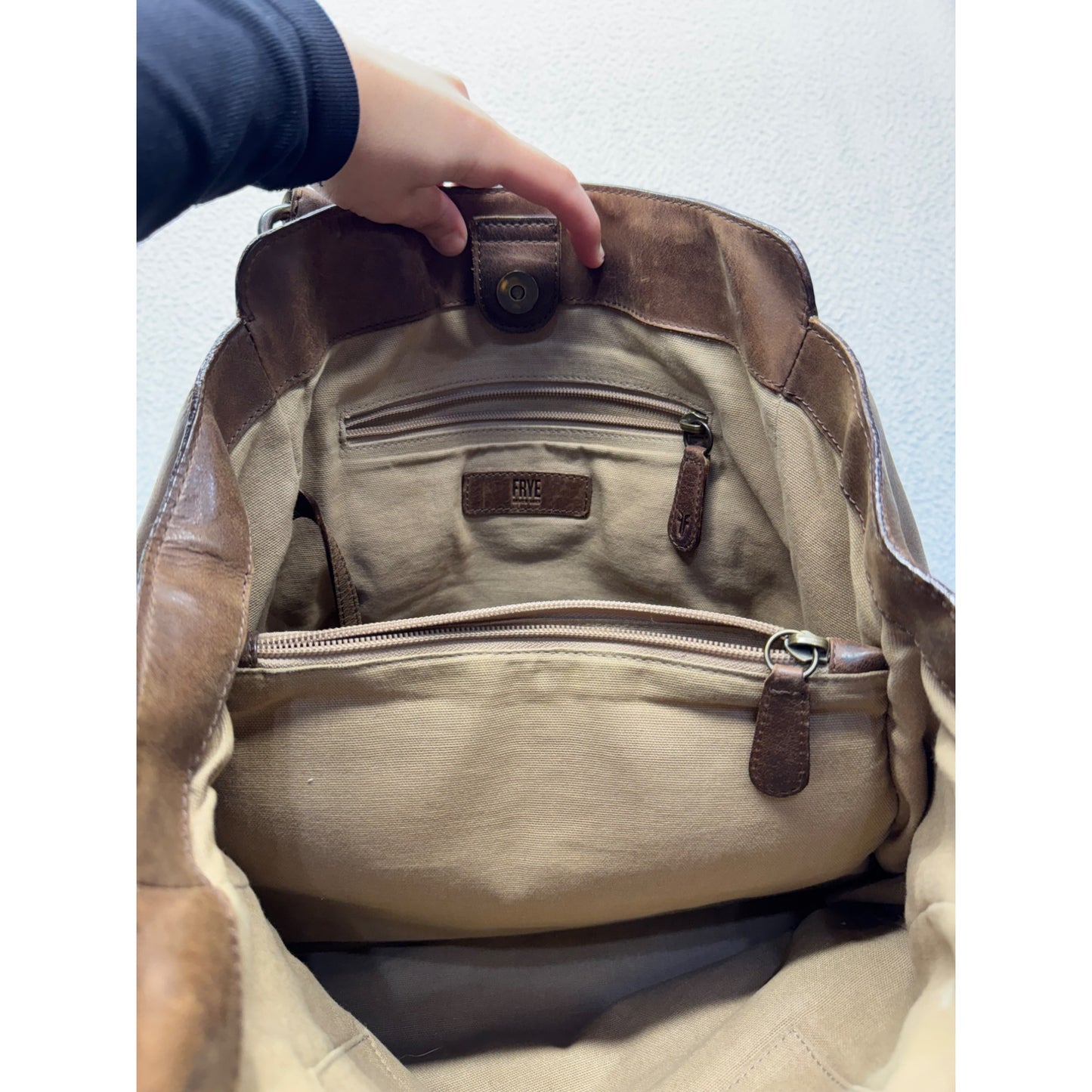 Frye Brown Leather Tote Bag With Double Handles & Interior Pockets #9713