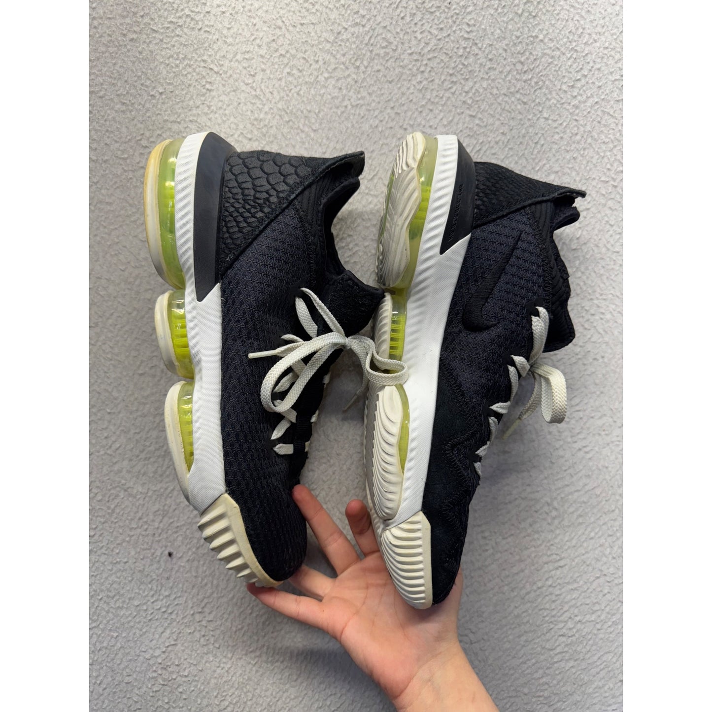 Nike Black Mesh Lace-Up Athletic Shoes With Air Cushion Sole #9634