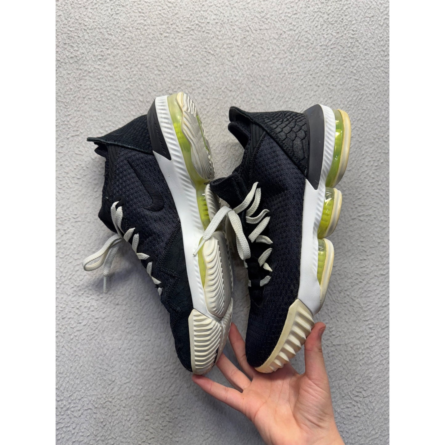 Nike Black Mesh Lace-Up Athletic Shoes With Air Cushion Sole #9634