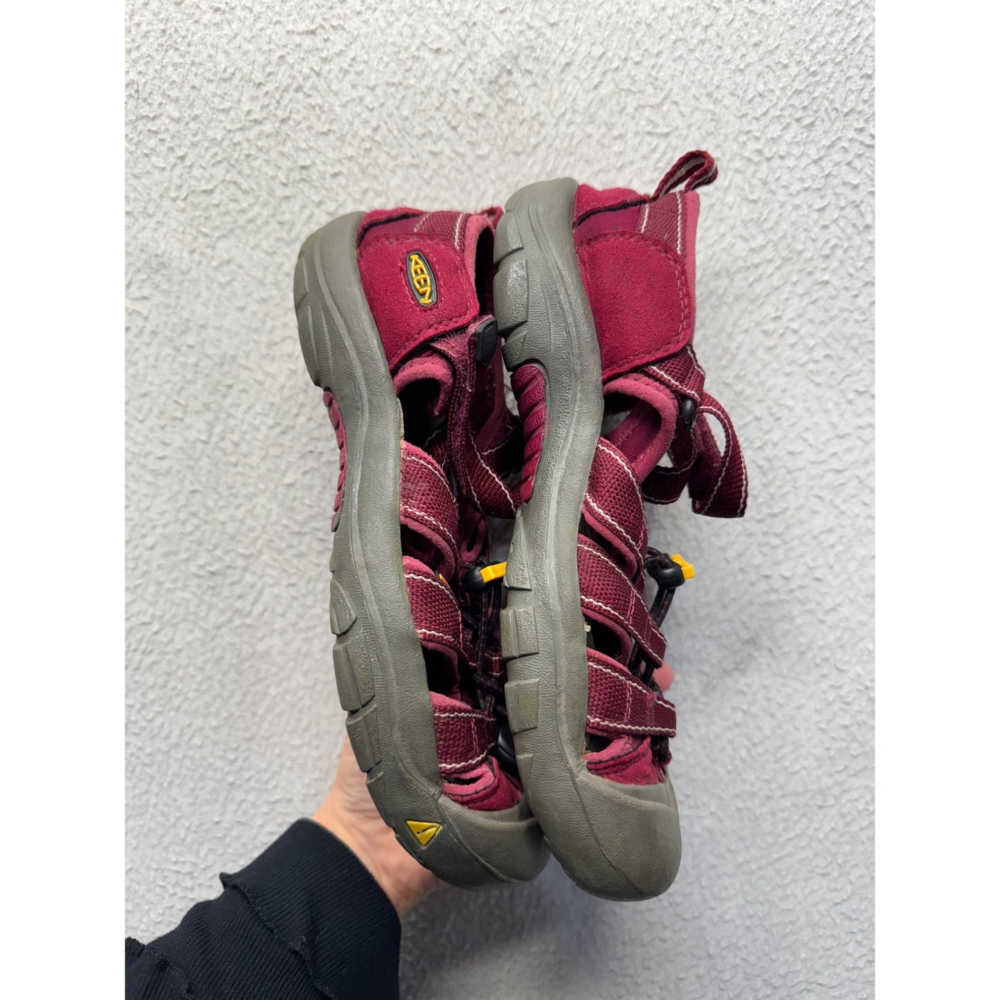 Keen Newport H2 Water Sandals Red Size 8 Outdoor Hiking Shoes #9456