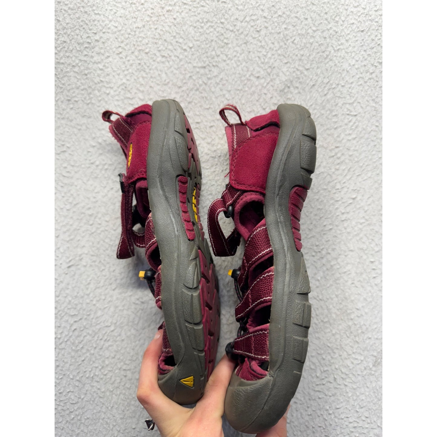 Keen Newport H2 Water Sandals Red Size 8 Outdoor Hiking Shoes #9456