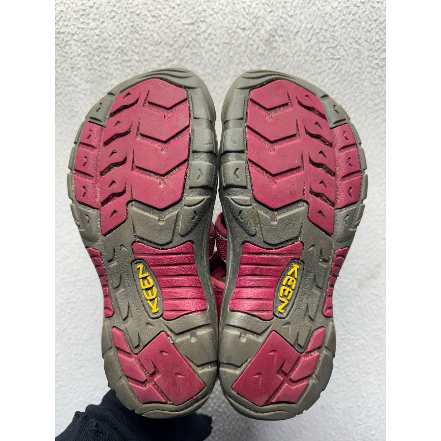 Keen Newport H2 Water Sandals Red Size 8 Outdoor Hiking Shoes #9456