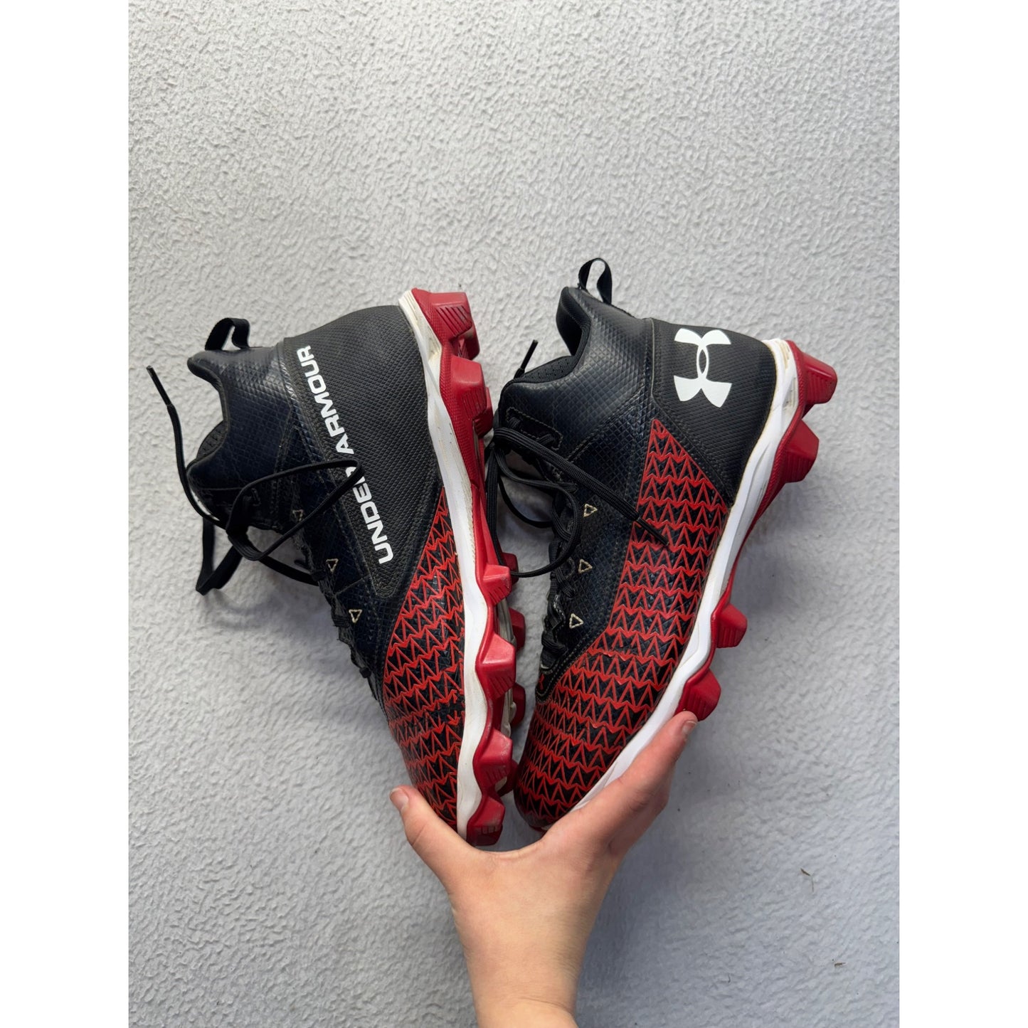 Under Armour Mens Football Cleats Size 10 Black & Red 9483