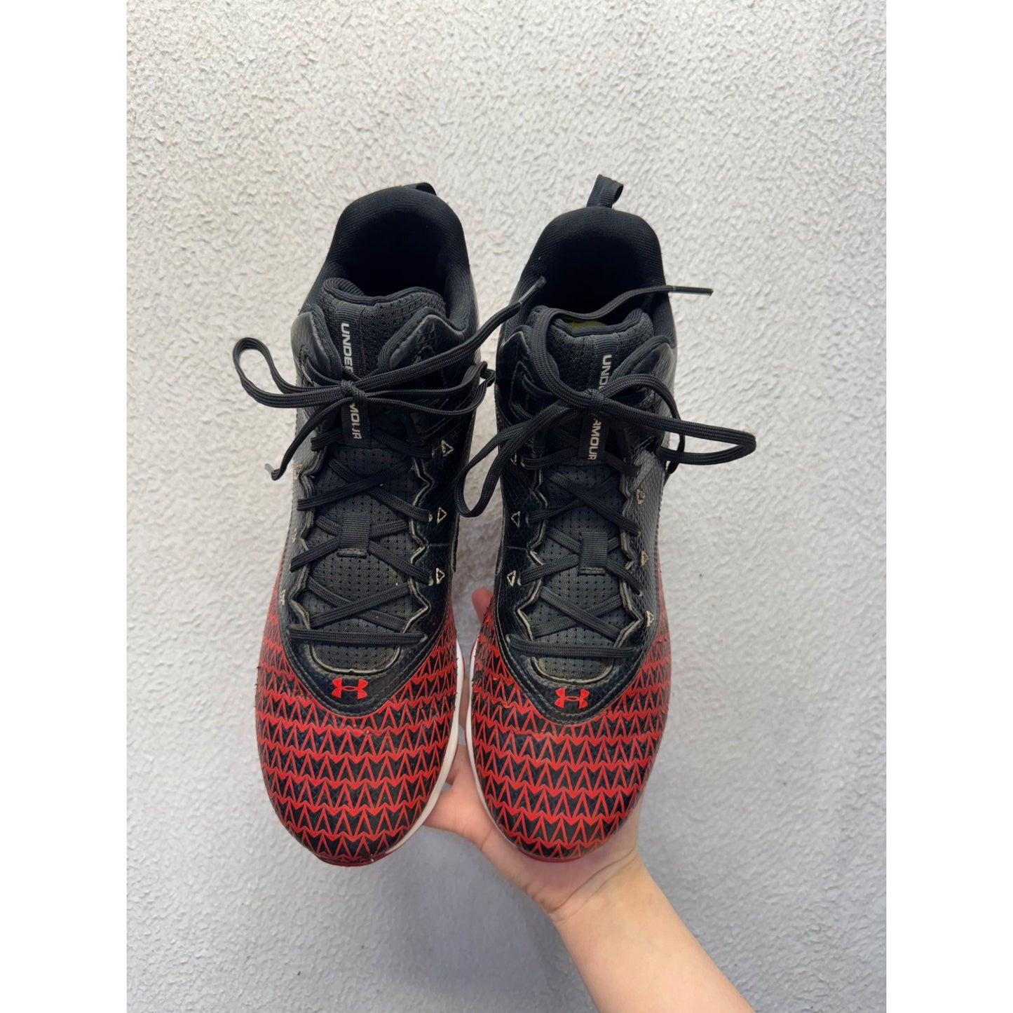 Under Armour Mens Football Cleats Size 10 Black & Red 9483
